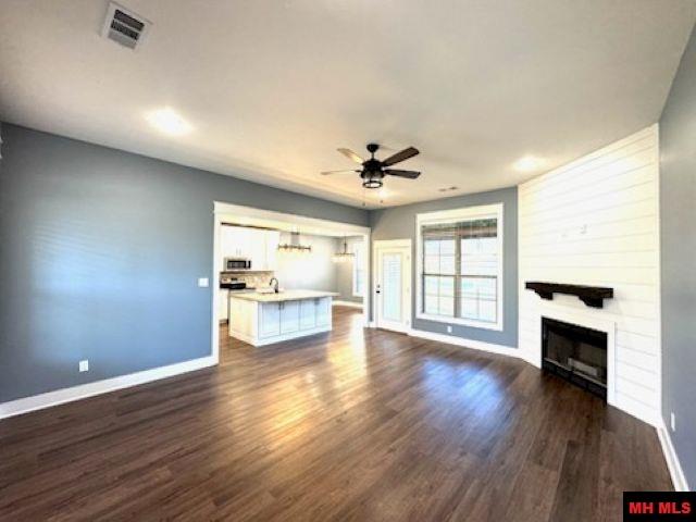 1351 Hampshire Circle