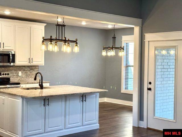 1351 Hampshire Circle