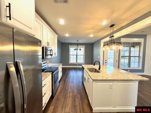 1351 Hampshire Circle