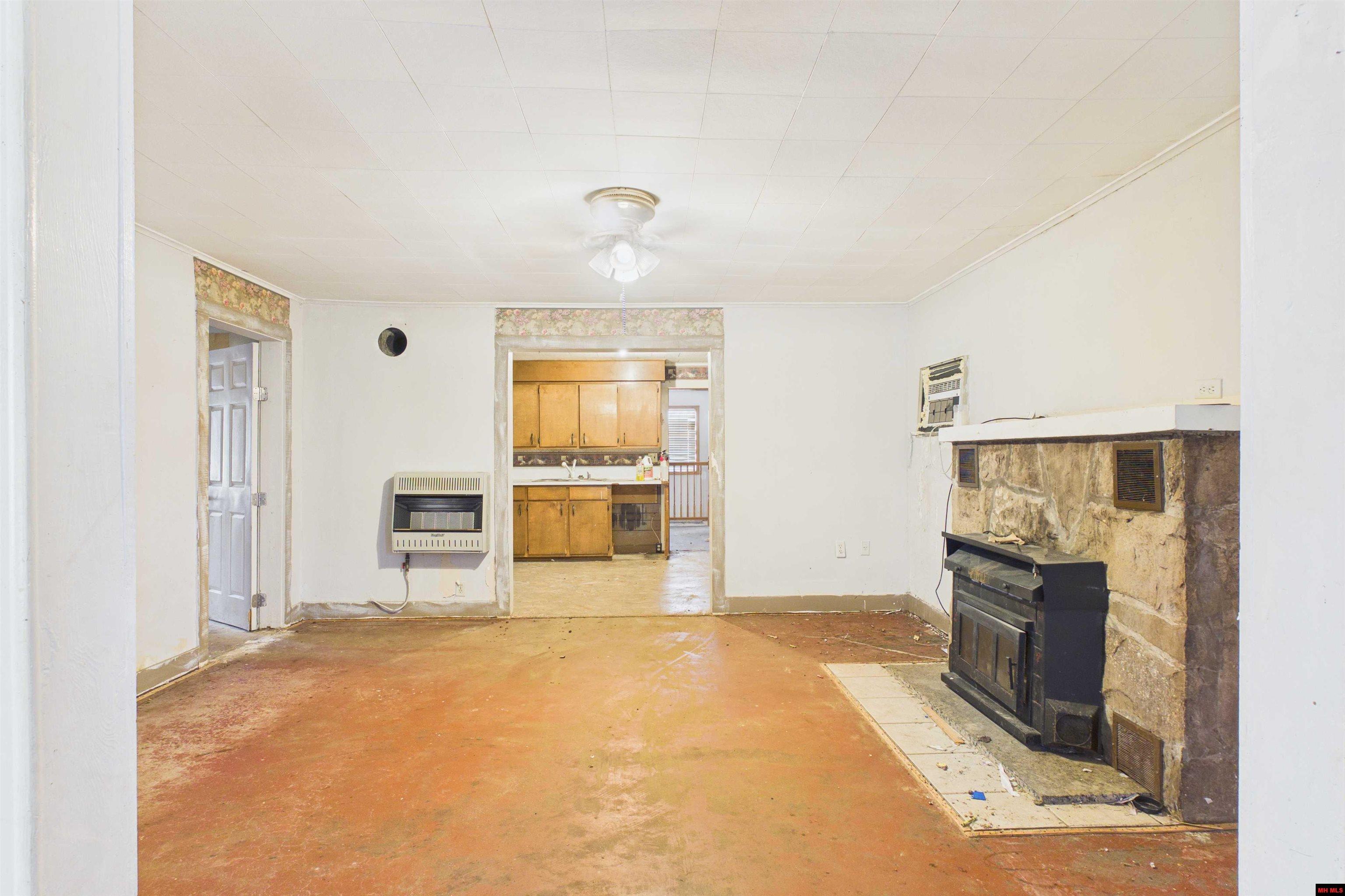 7152 STATE HWY O Udall, MO