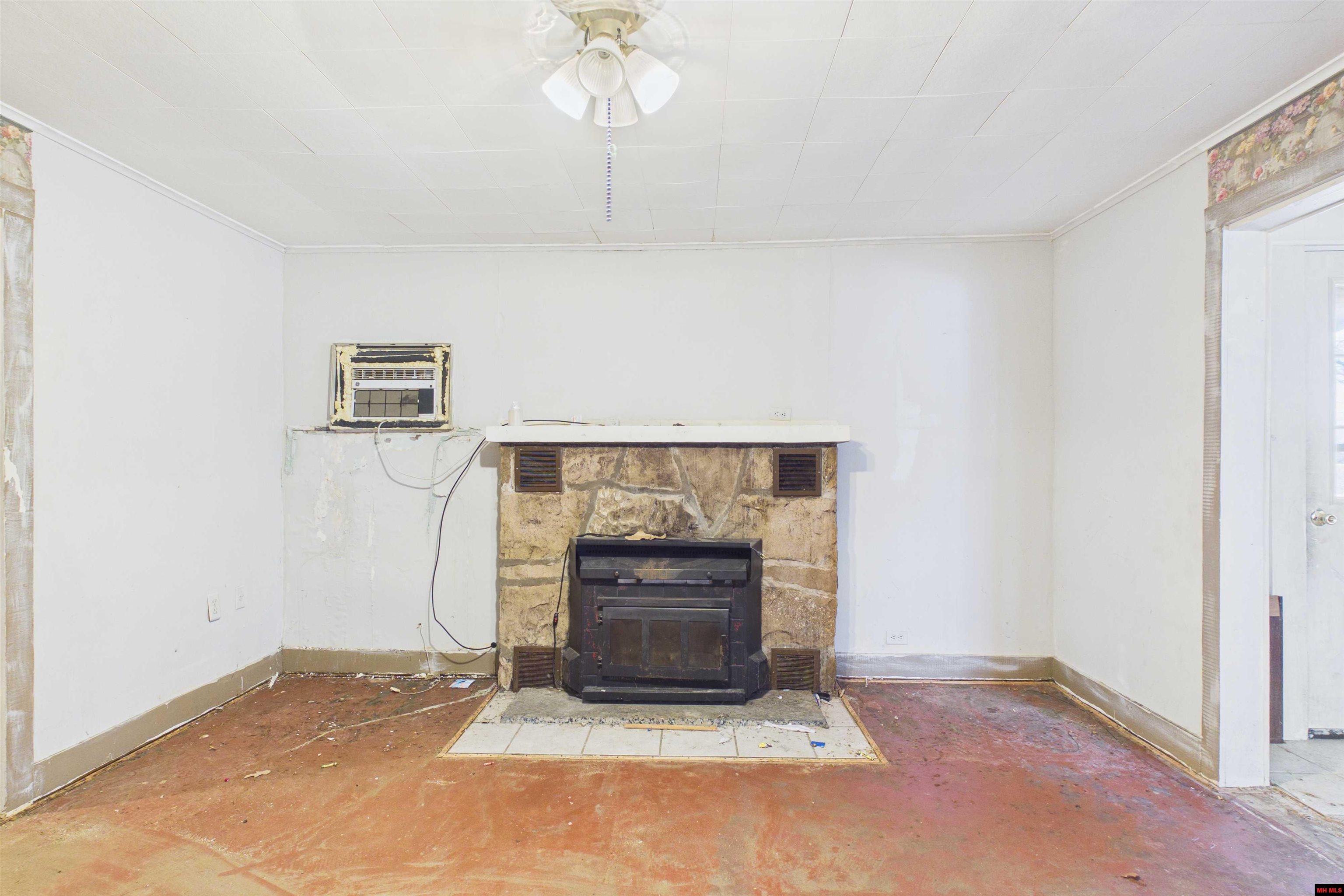 7152 STATE HWY O Udall, MO