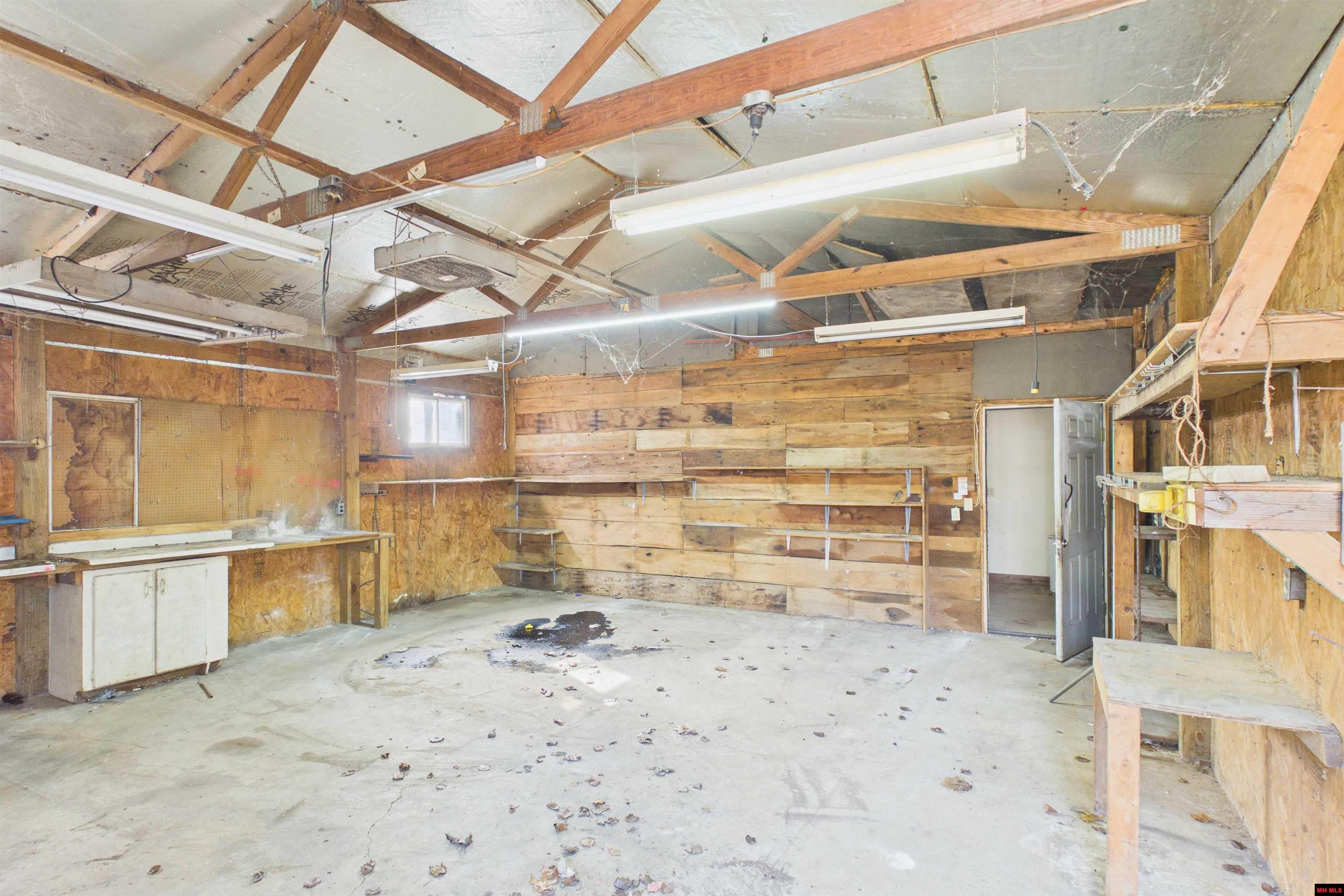 7152 STATE HWY O Udall, MO