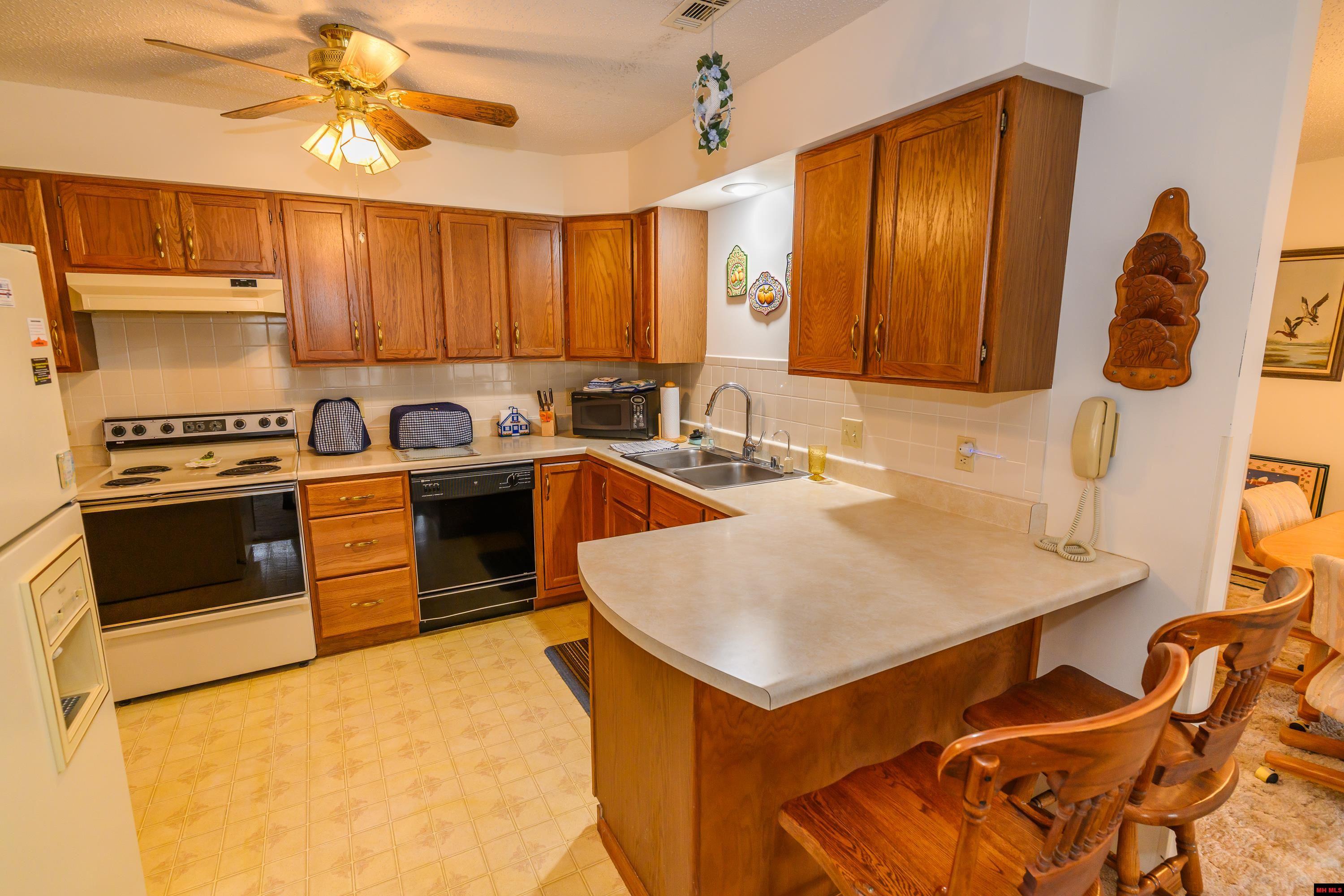 1552 MEADOWHILL DRIVE Mountain Home, AR