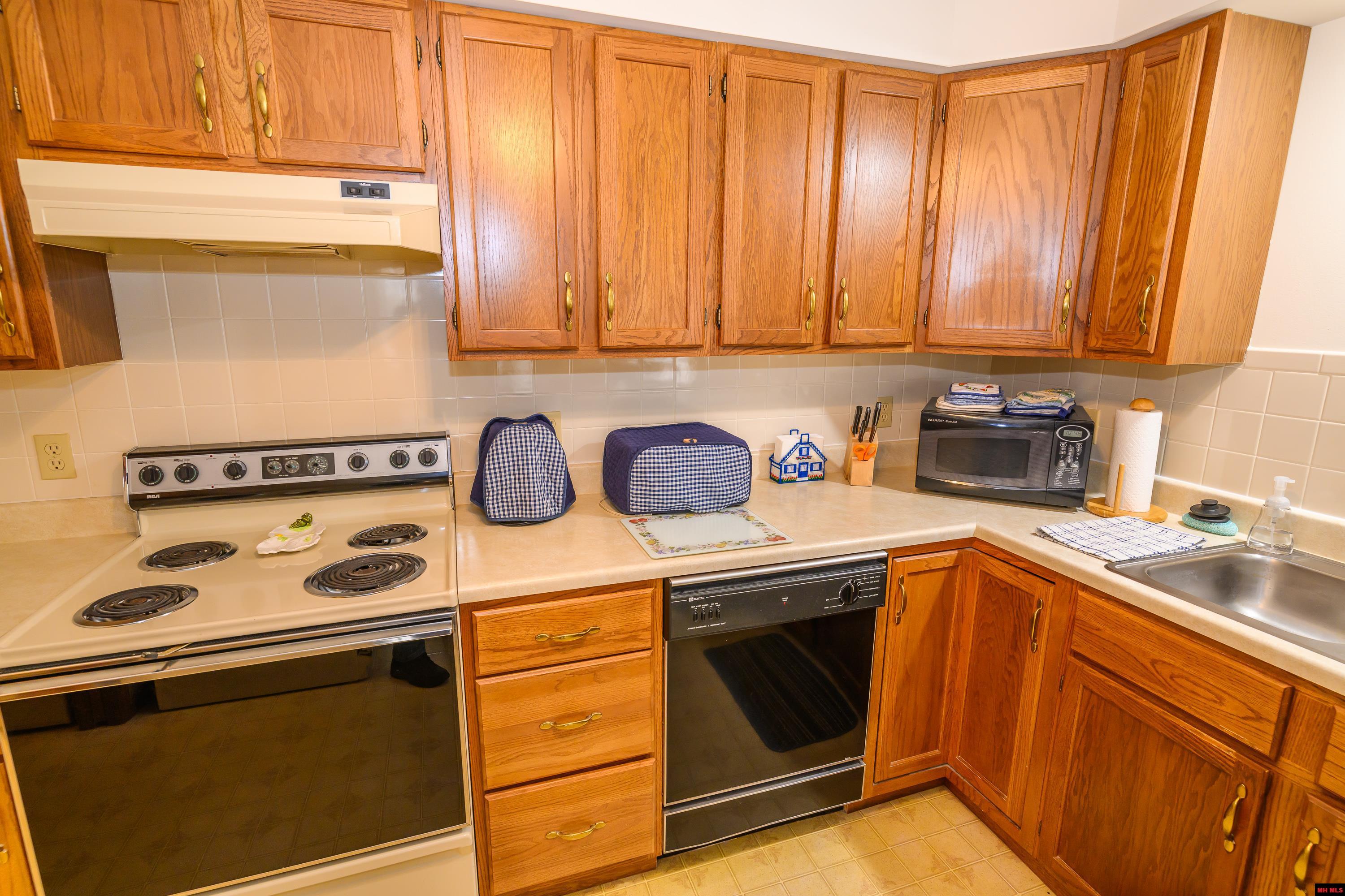 1552 MEADOWHILL DRIVE Mountain Home, AR