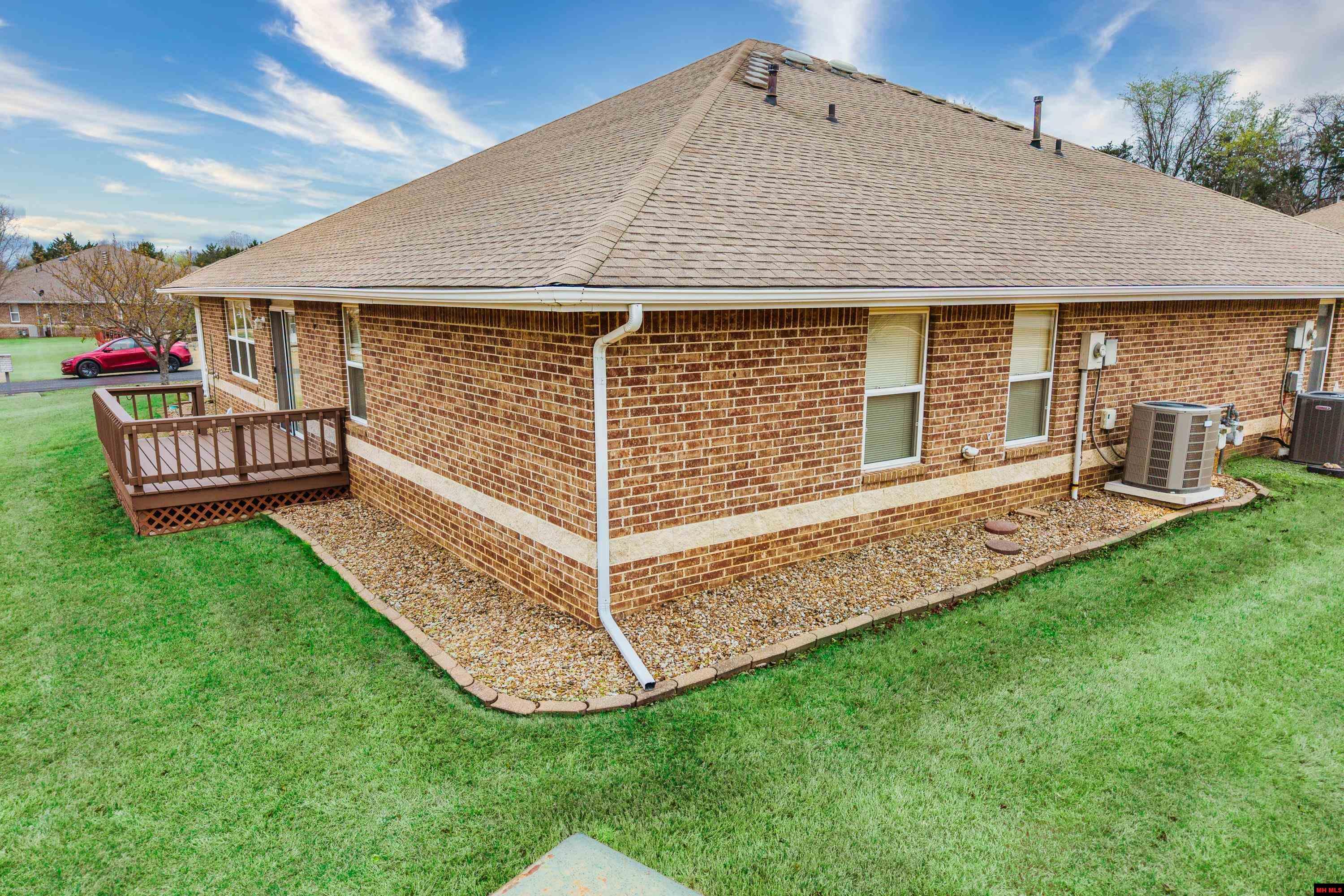 1552 MEADOWHILL DRIVE Mountain Home, AR