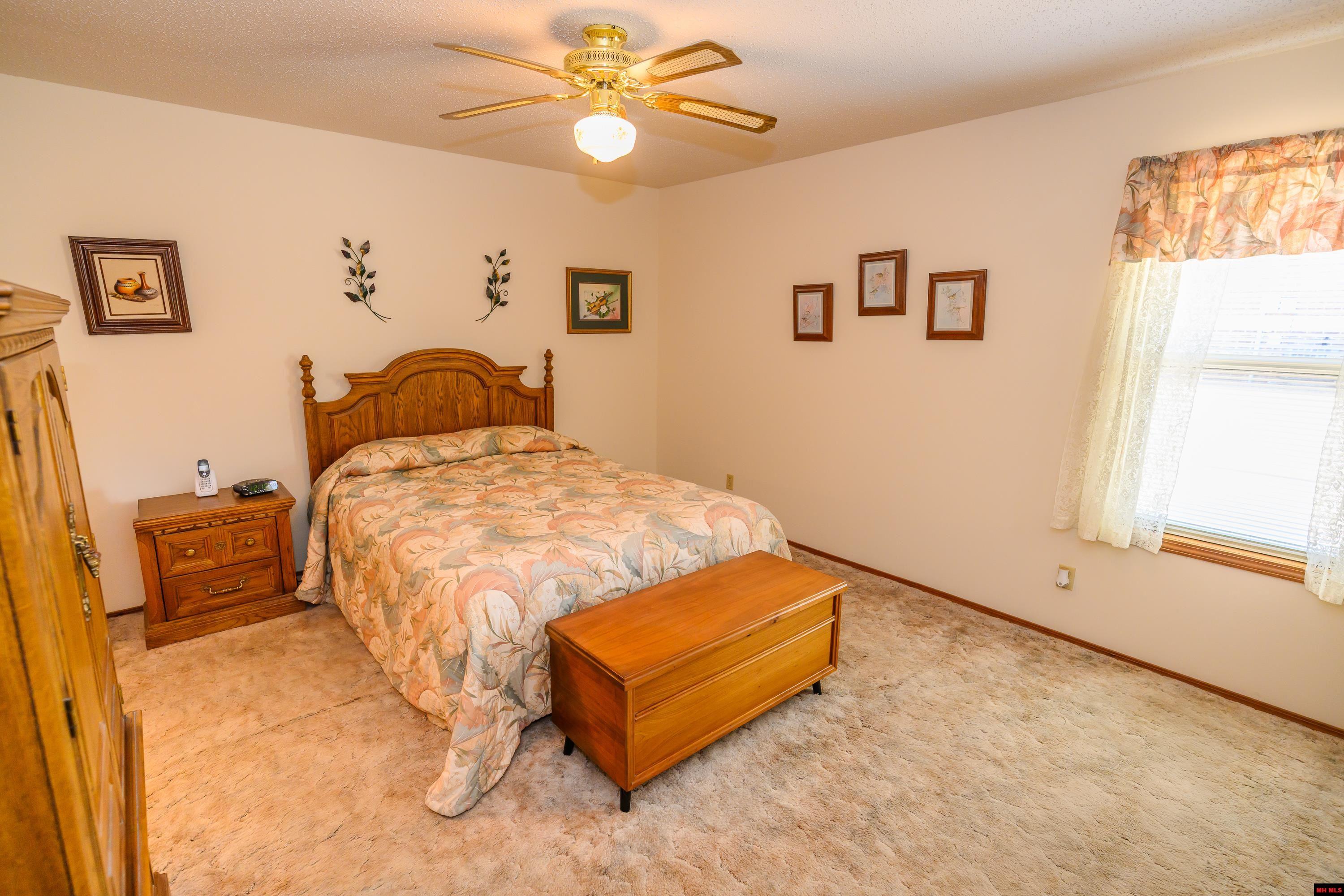 1552 MEADOWHILL DRIVE Mountain Home, AR