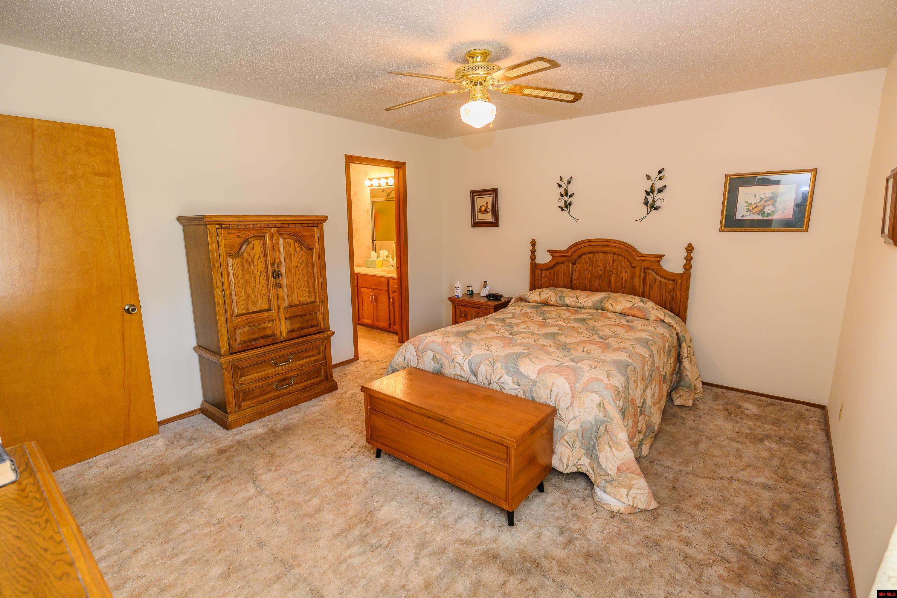 1552 MEADOWHILL DRIVE Mountain Home, AR