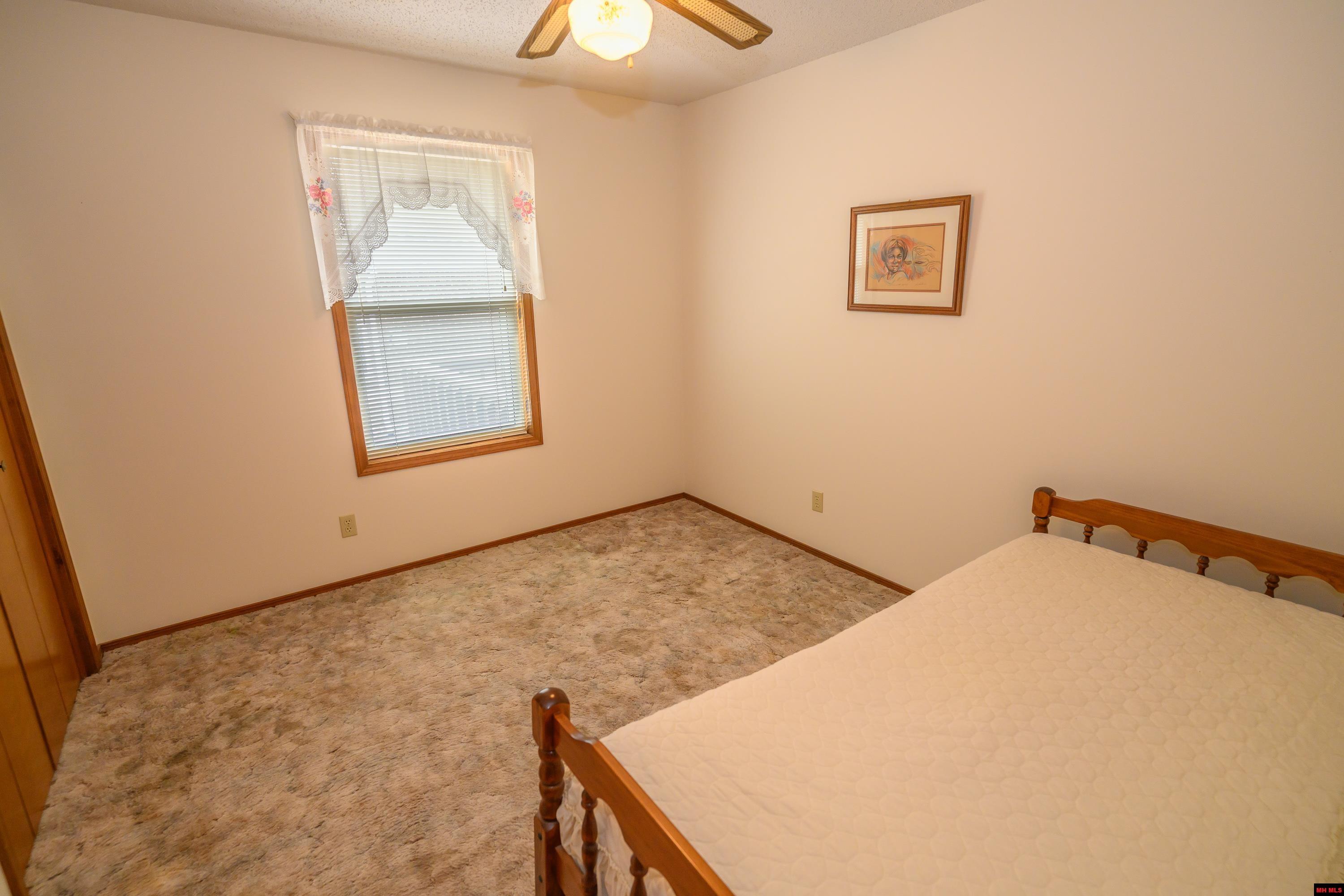 1552 MEADOWHILL DRIVE Mountain Home, AR