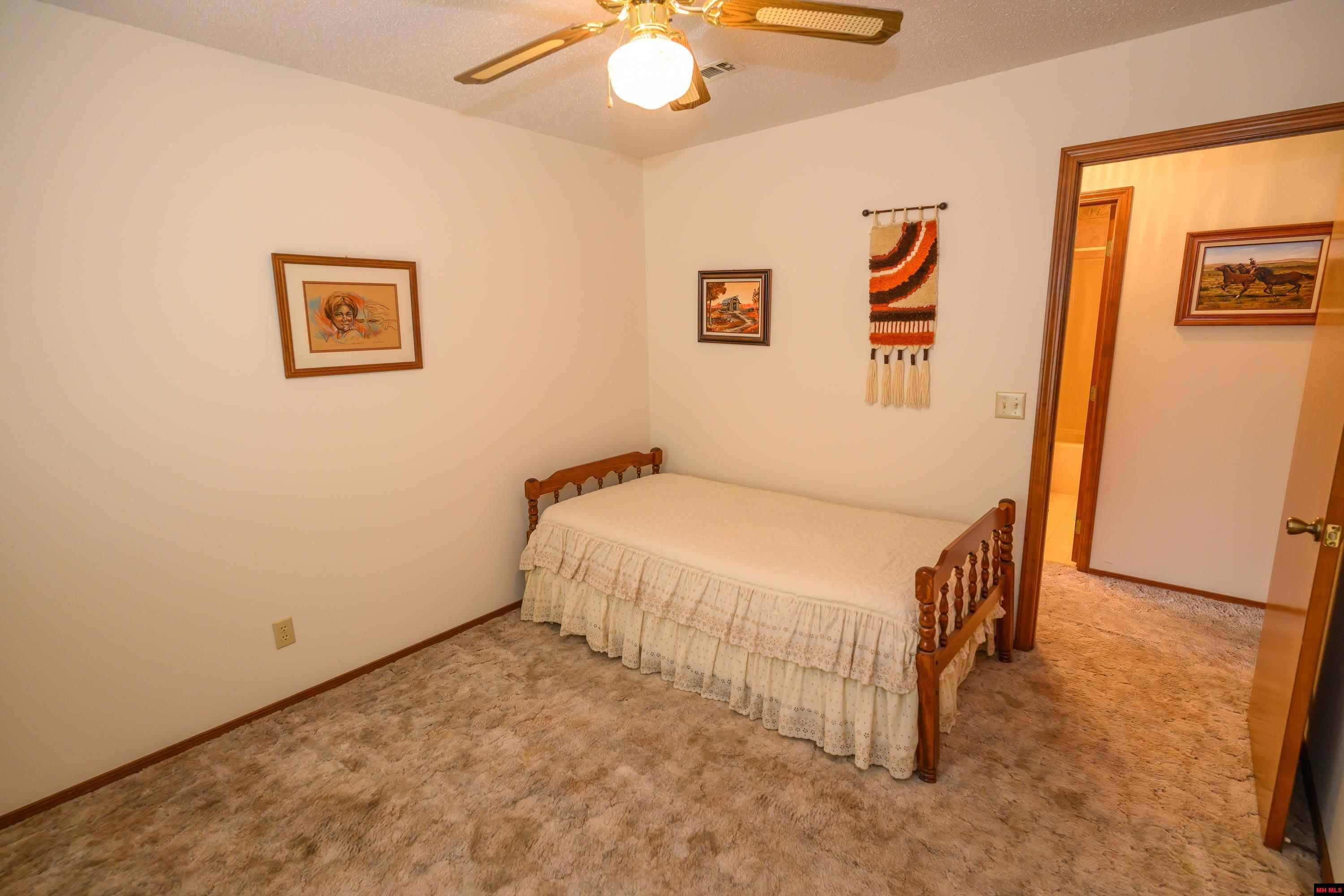 1552 MEADOWHILL DRIVE Mountain Home, AR