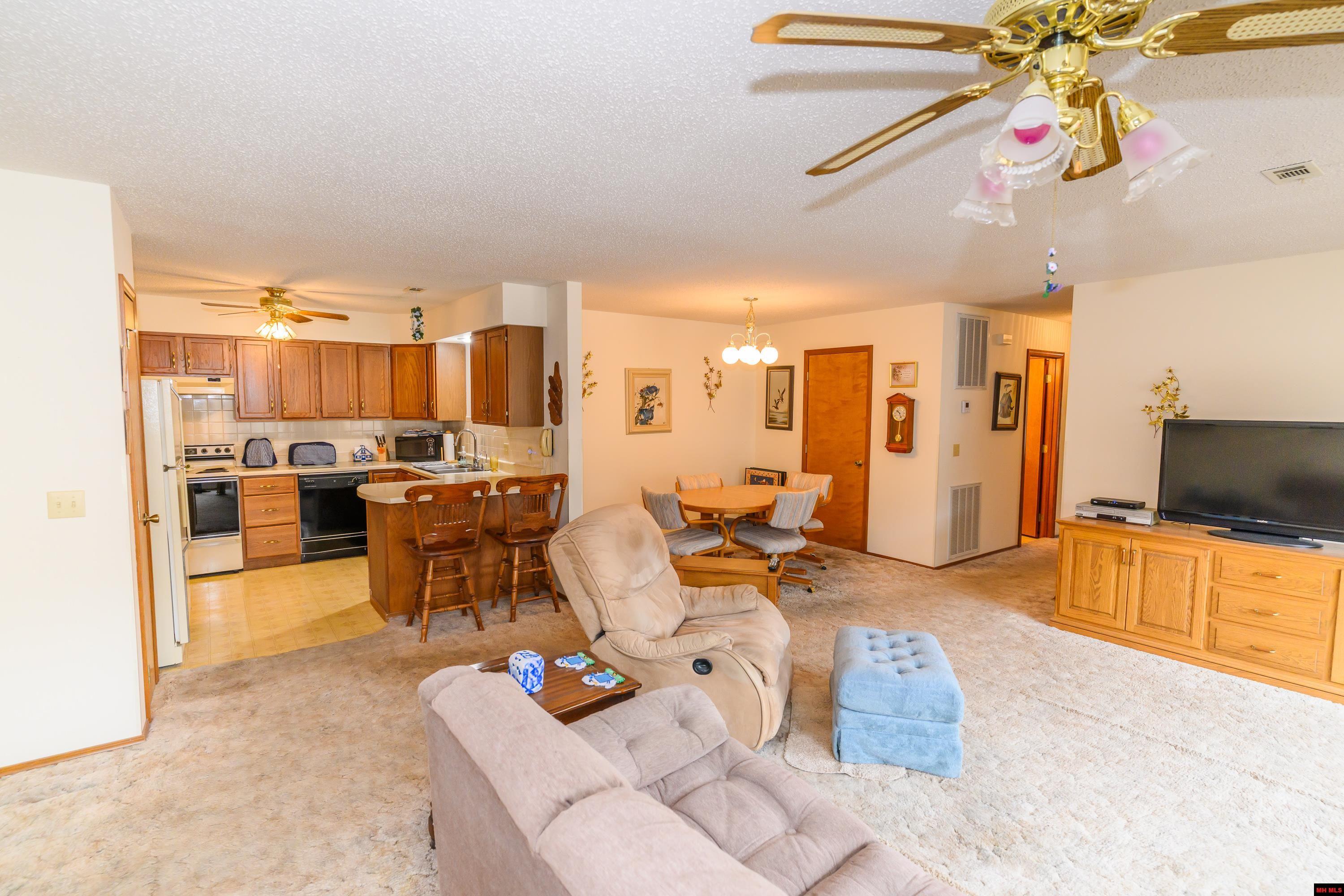 1552 MEADOWHILL DRIVE Mountain Home, AR