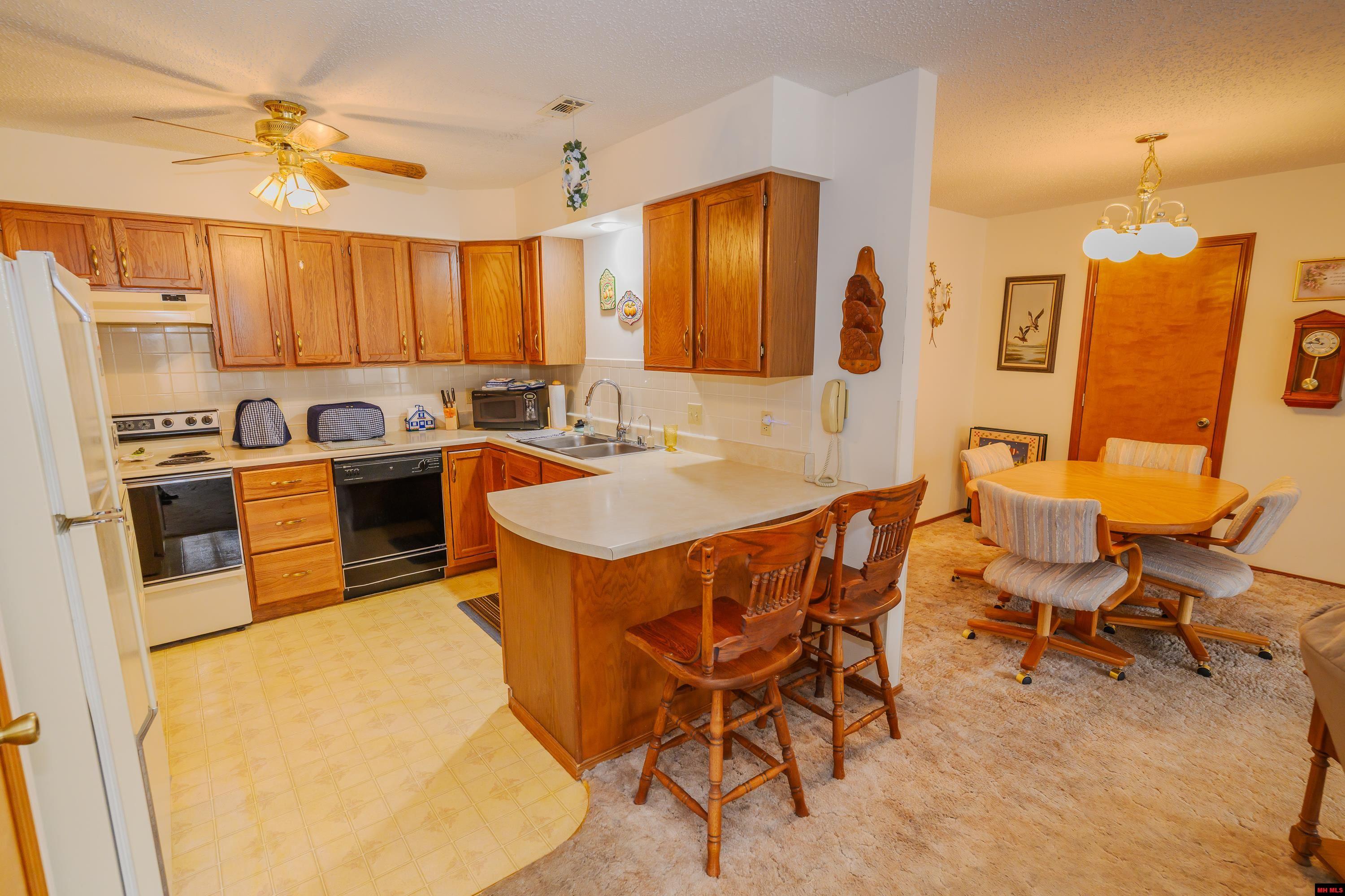 1552 MEADOWHILL DRIVE Mountain Home, AR