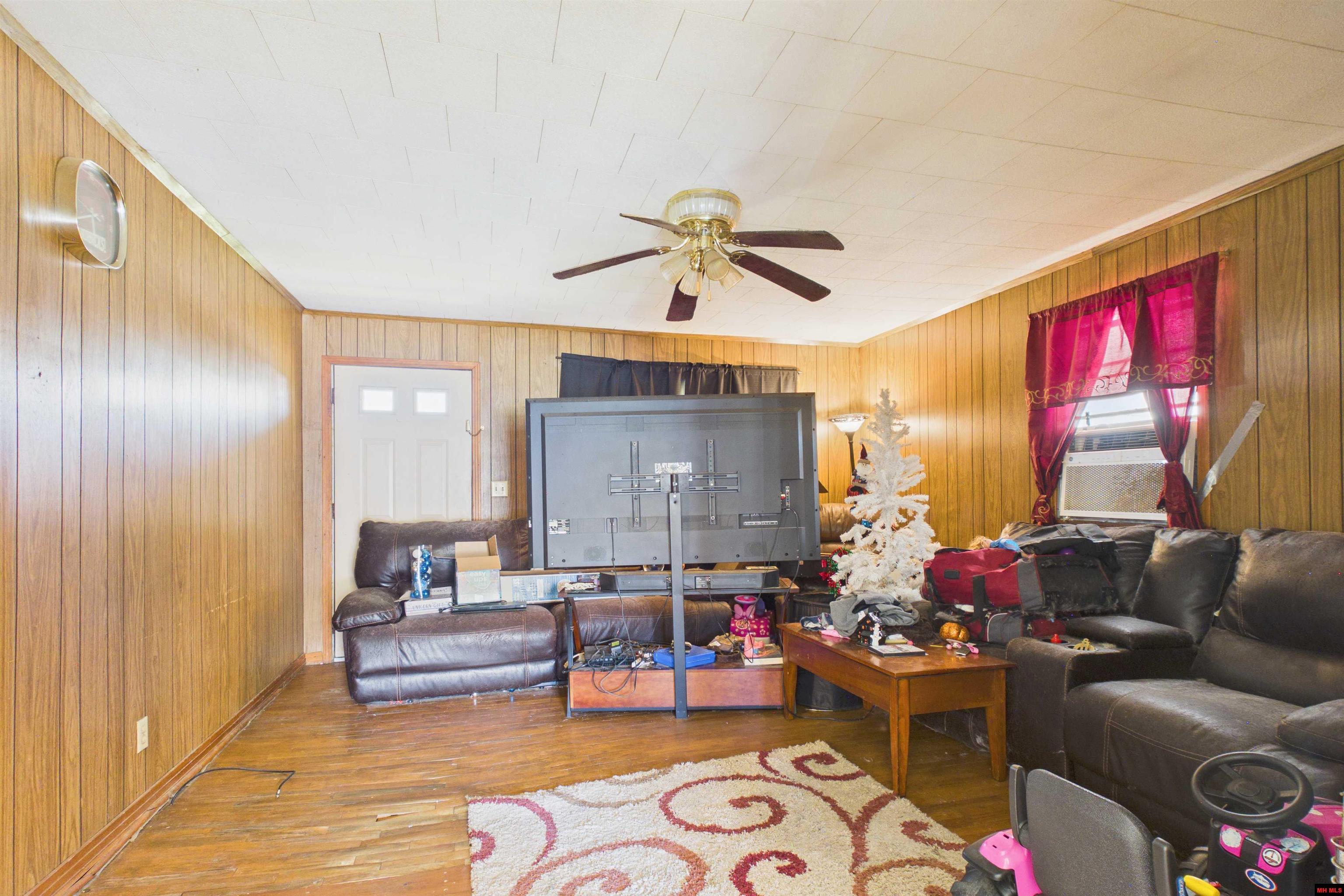 134 N CEDAR STREET Salem, AR