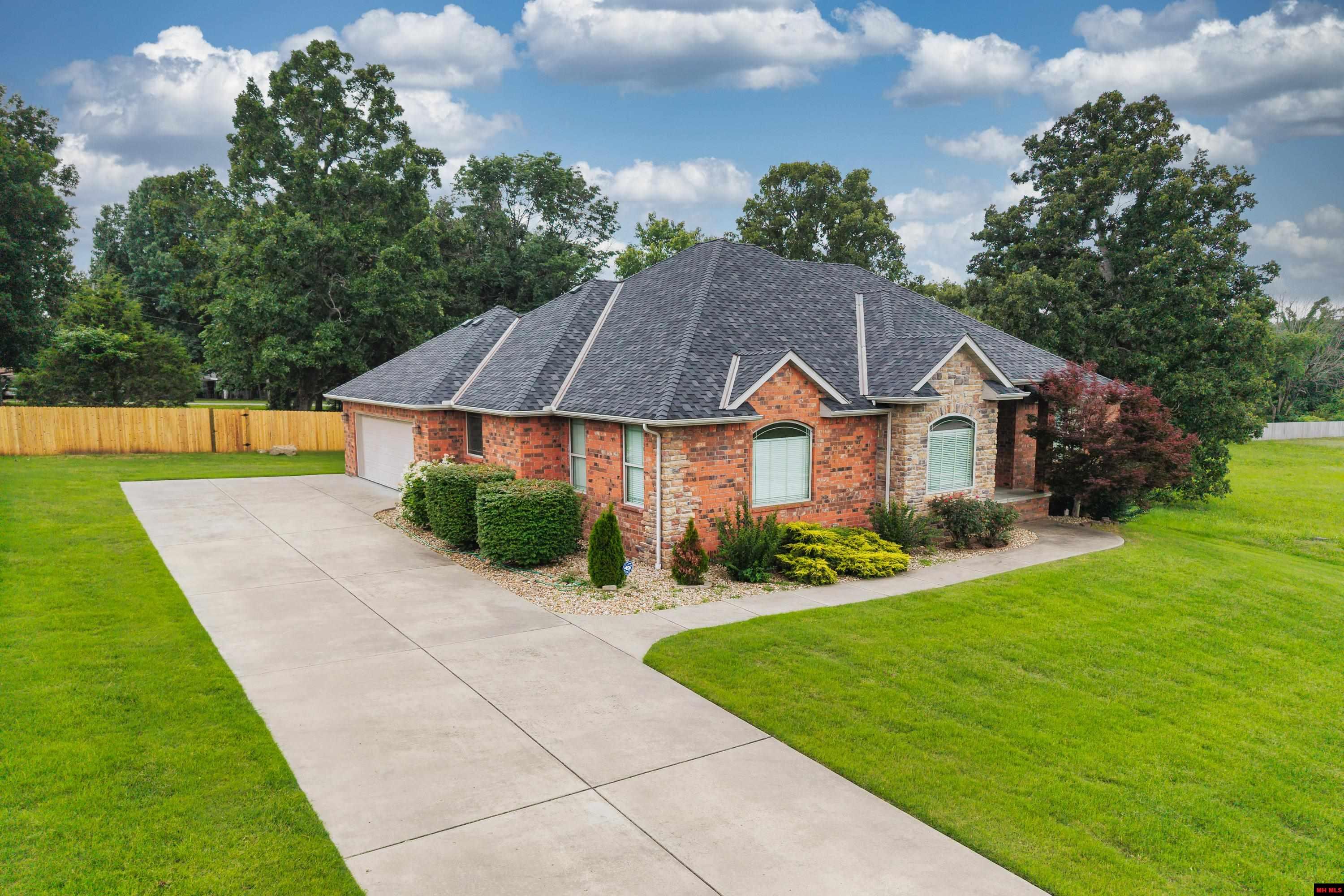 214 S SHEEKS DRIVE Mountain Home, AR