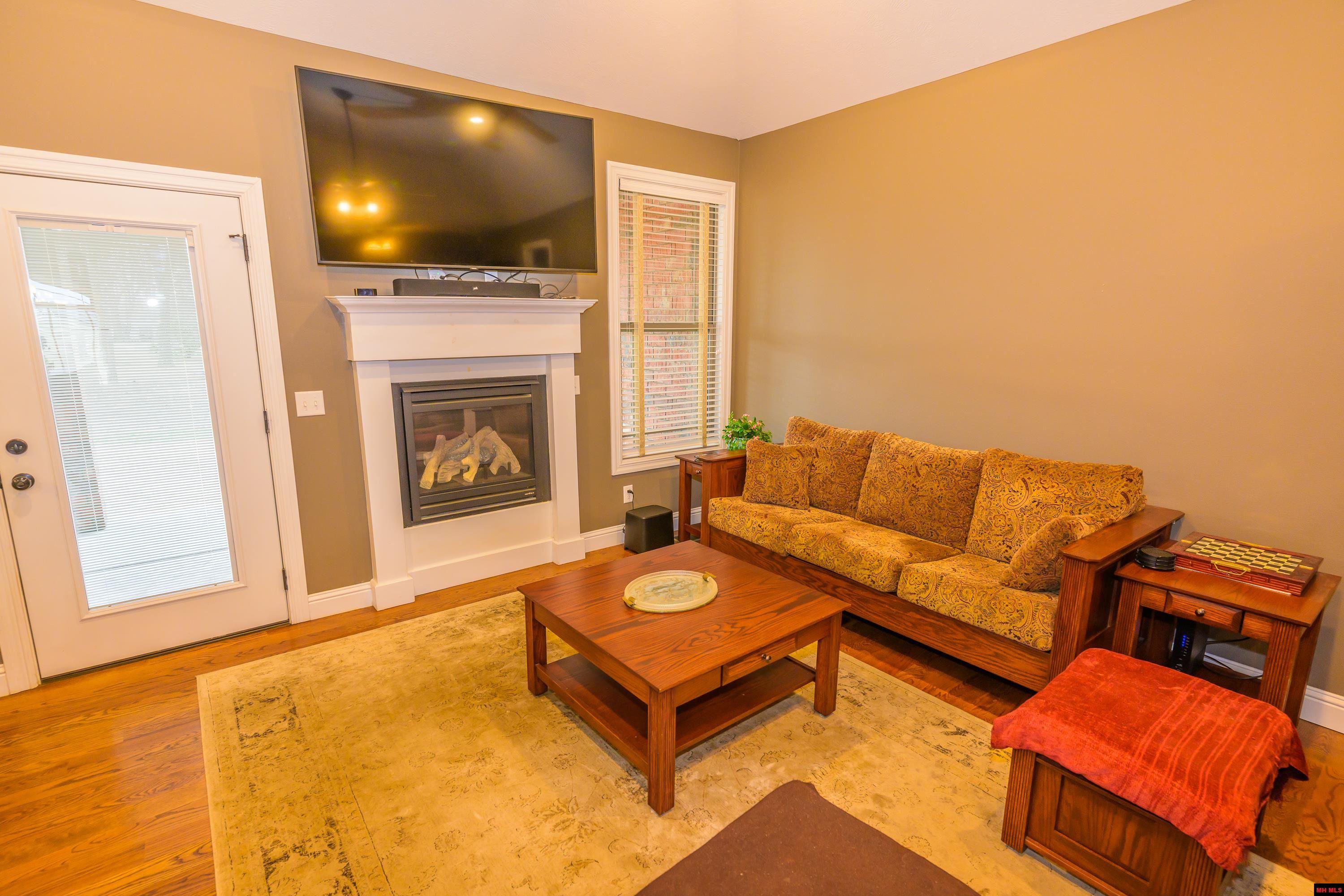 214 S SHEEKS DRIVE Mountain Home, AR