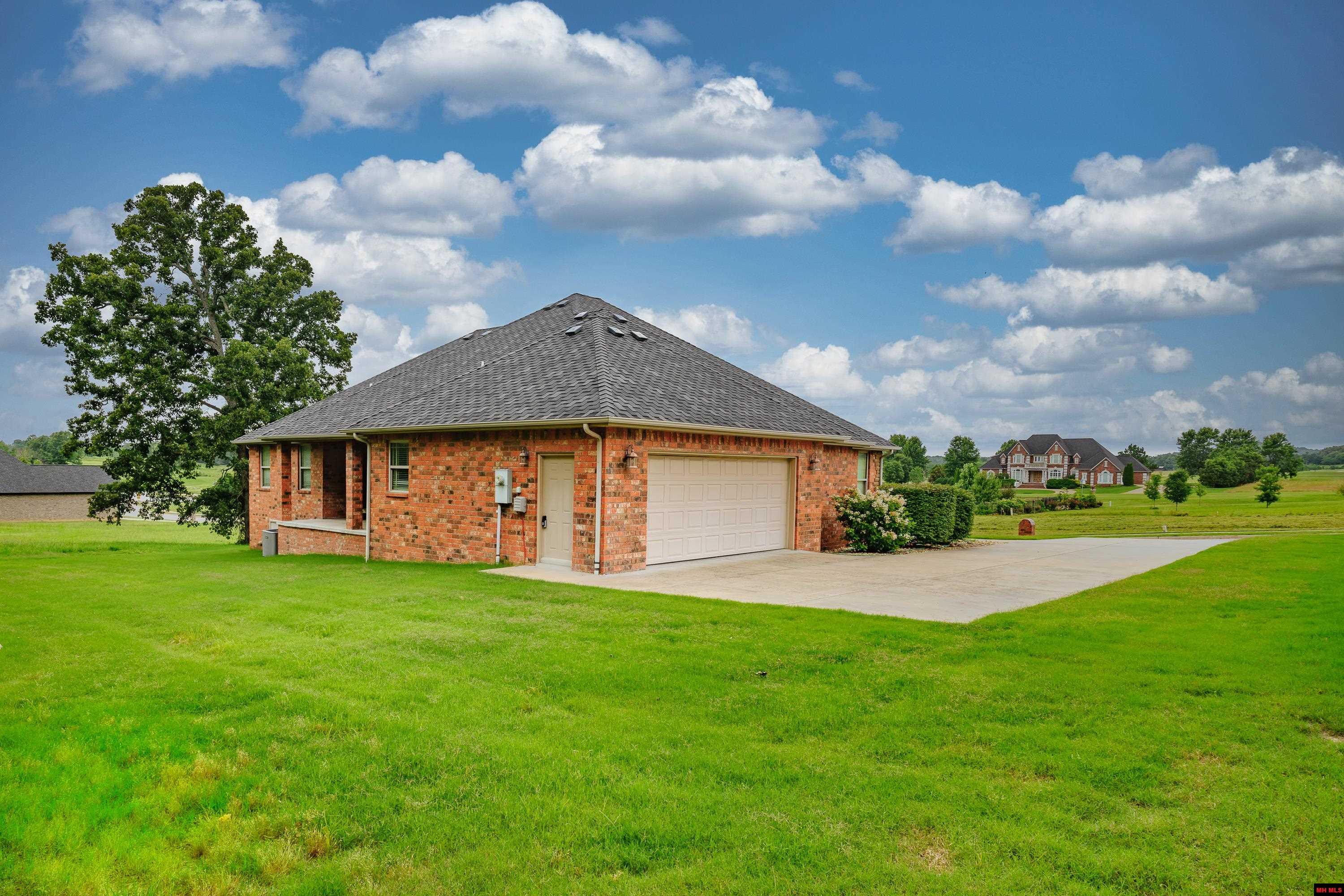 214 S SHEEKS DRIVE Mountain Home, AR