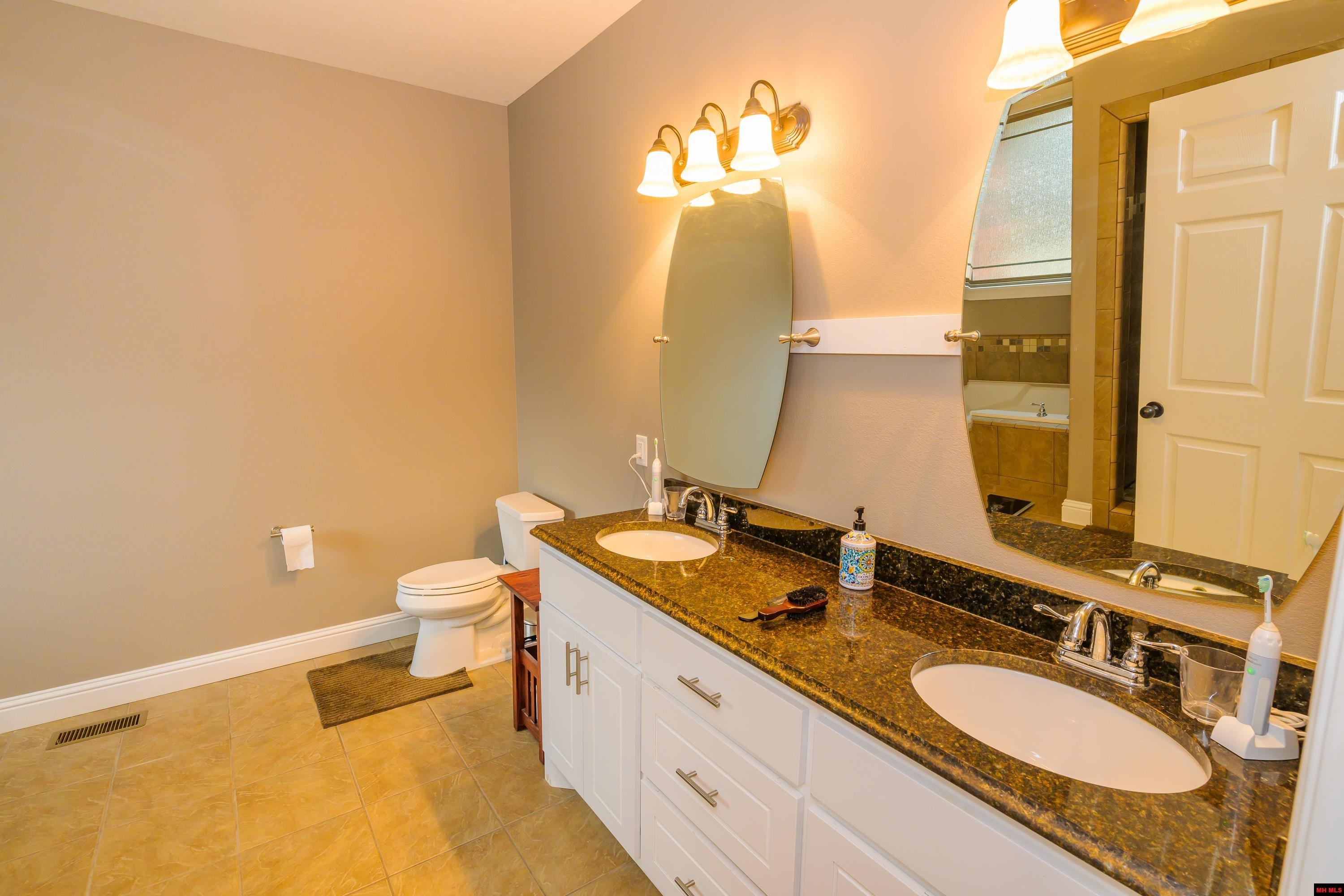 214 S SHEEKS DRIVE Mountain Home, AR