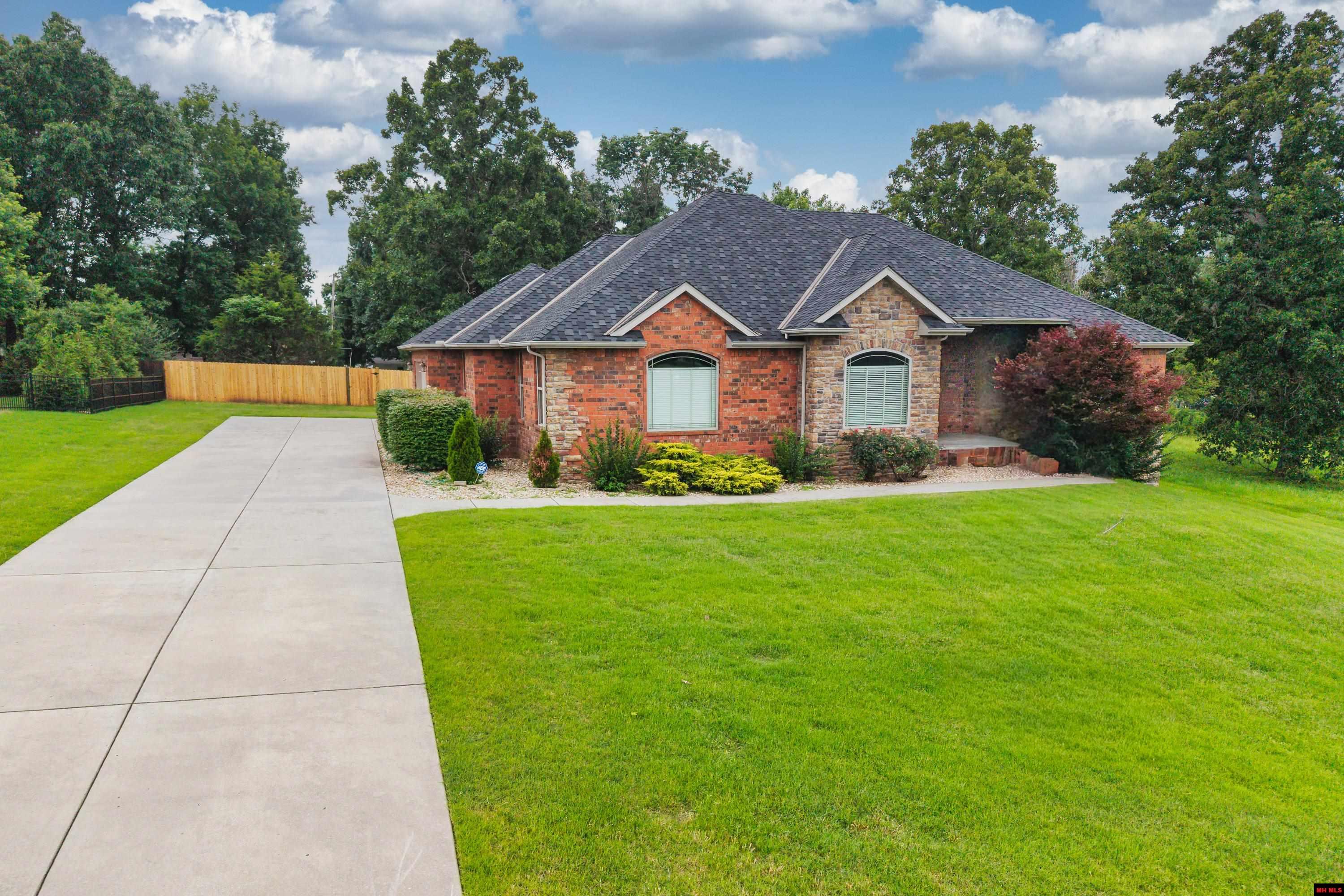 214 S SHEEKS DRIVE Mountain Home, AR