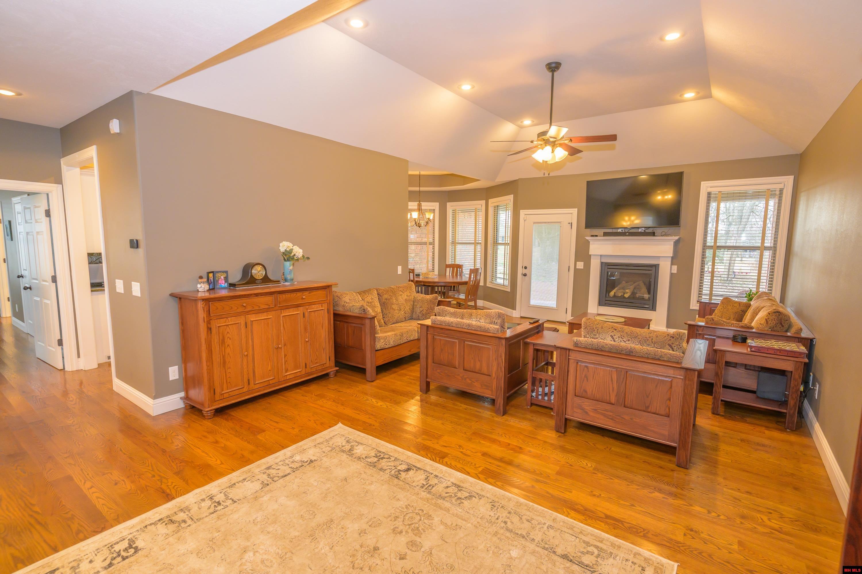 214 S SHEEKS DRIVE Mountain Home, AR