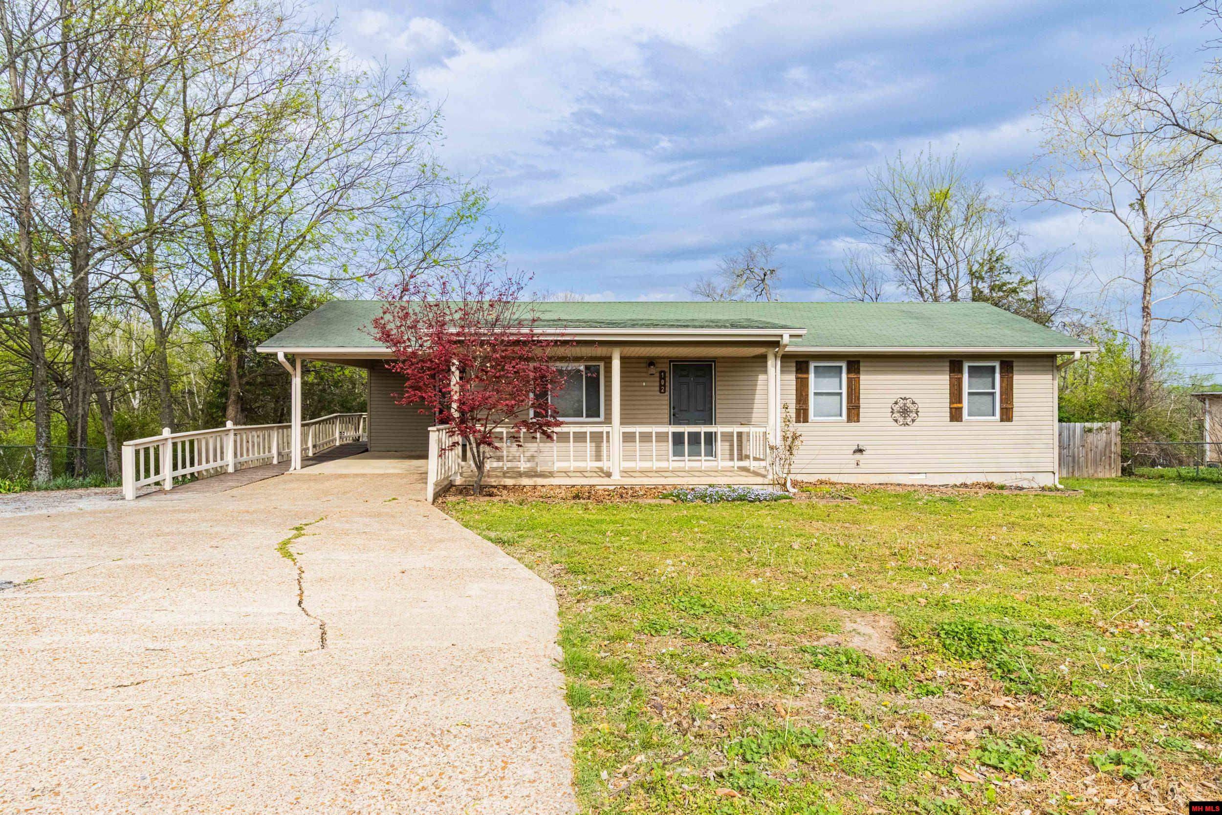 102 W Johnson Street