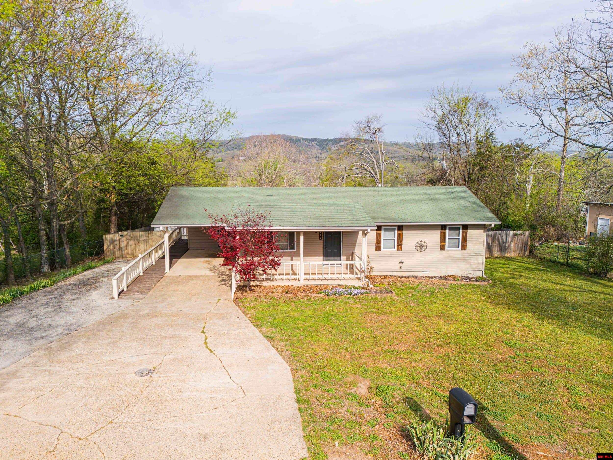 102 W Johnson Street