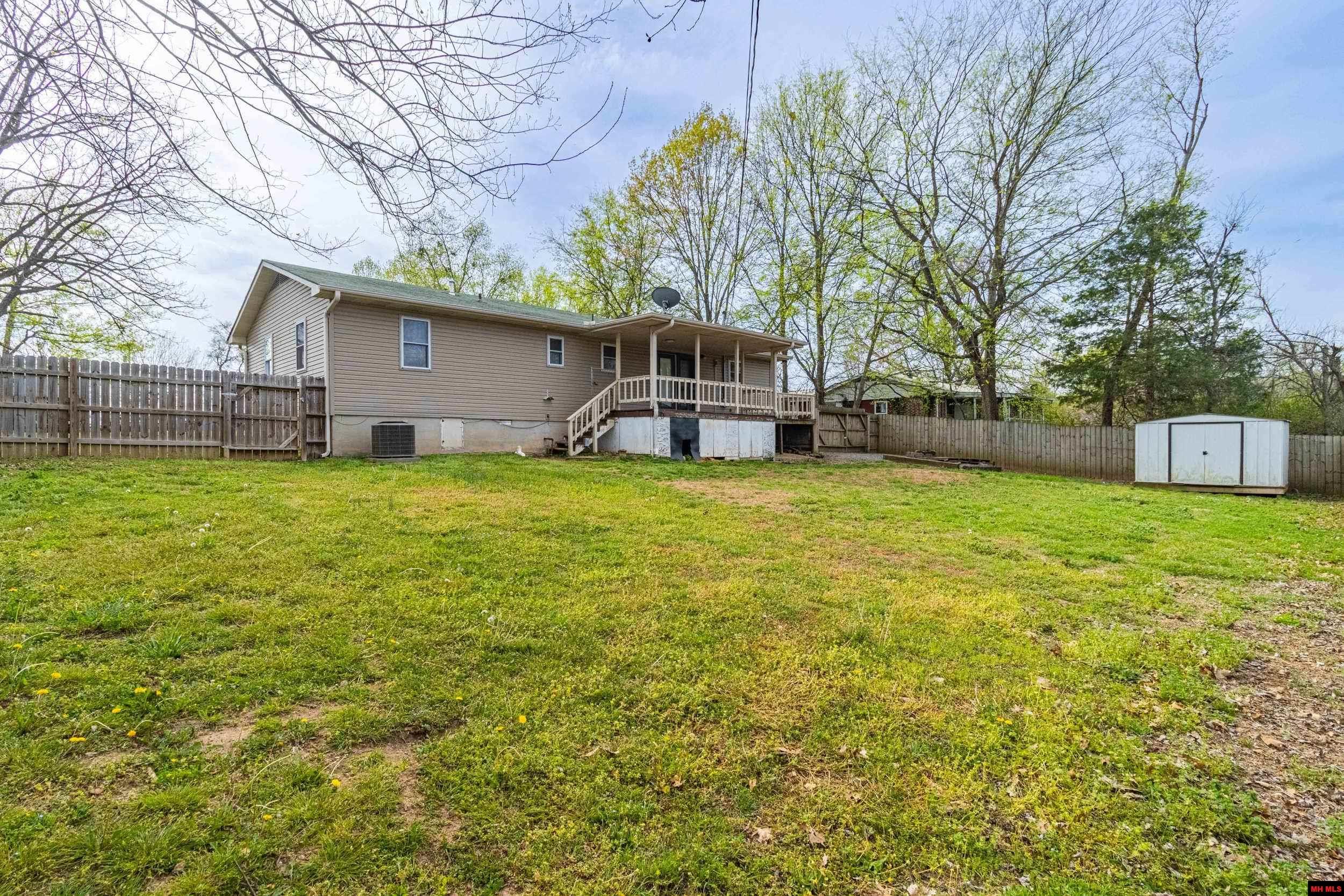 102 W Johnson Street