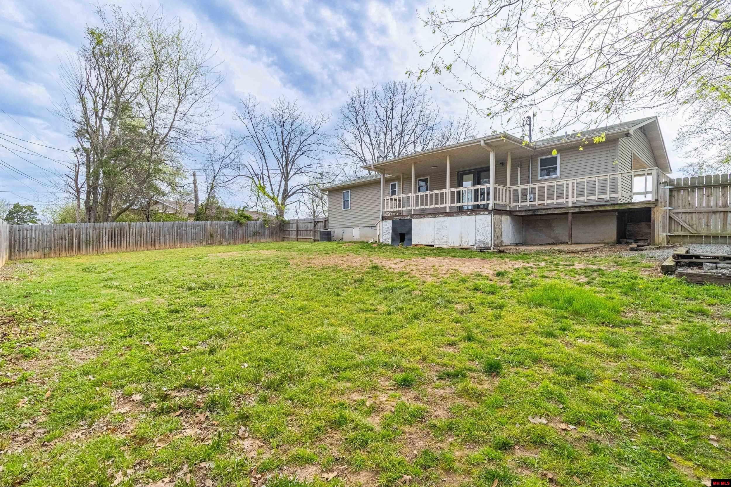 102 W Johnson Street