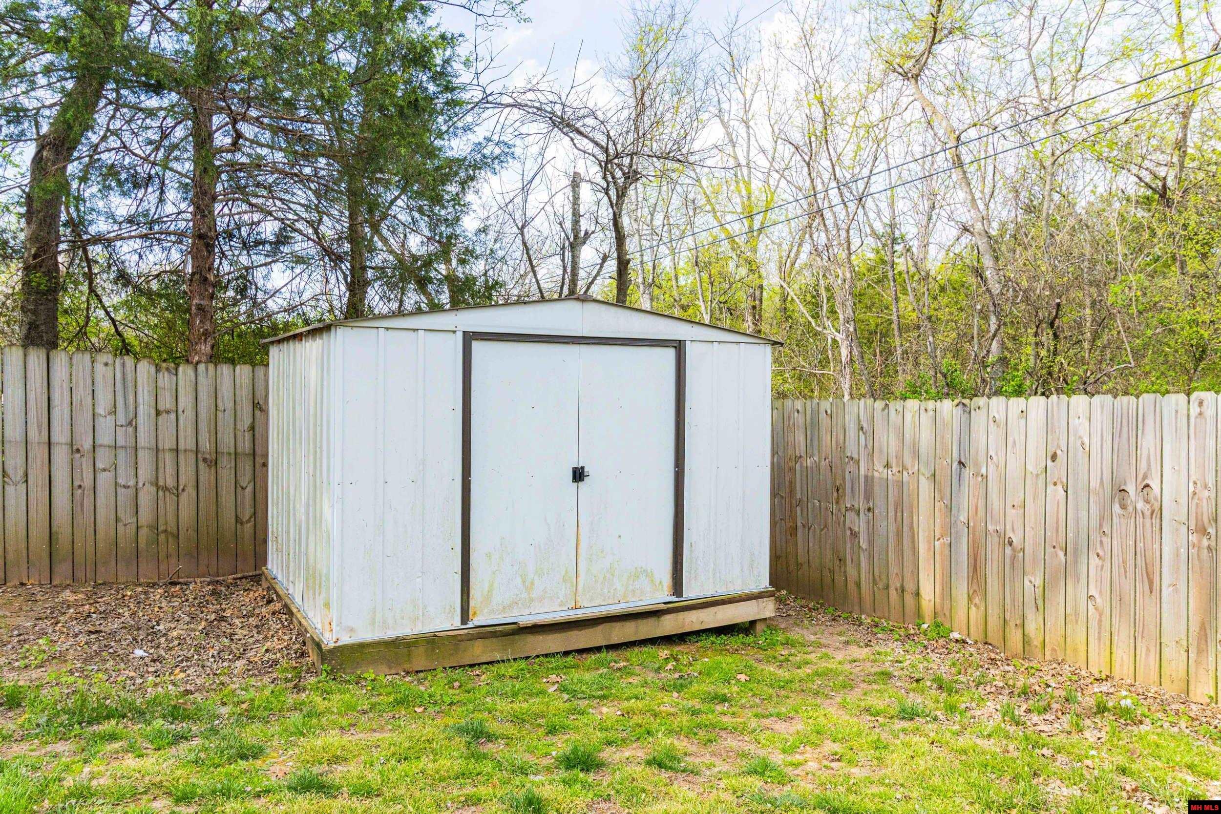 102 W Johnson Street