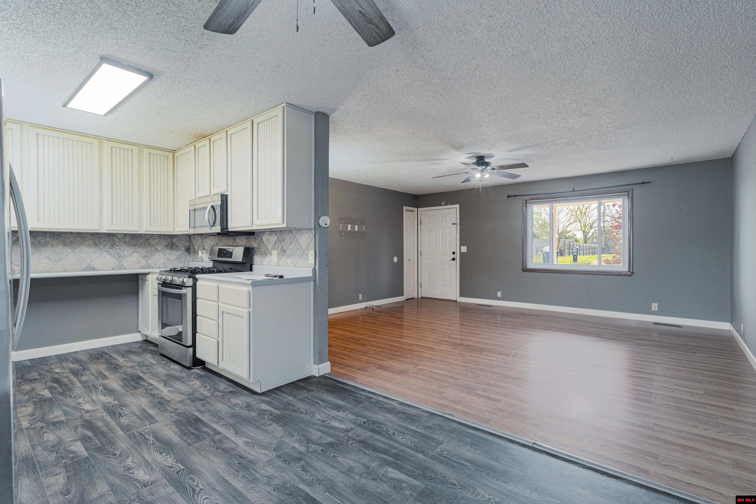 102 W Johnson Street