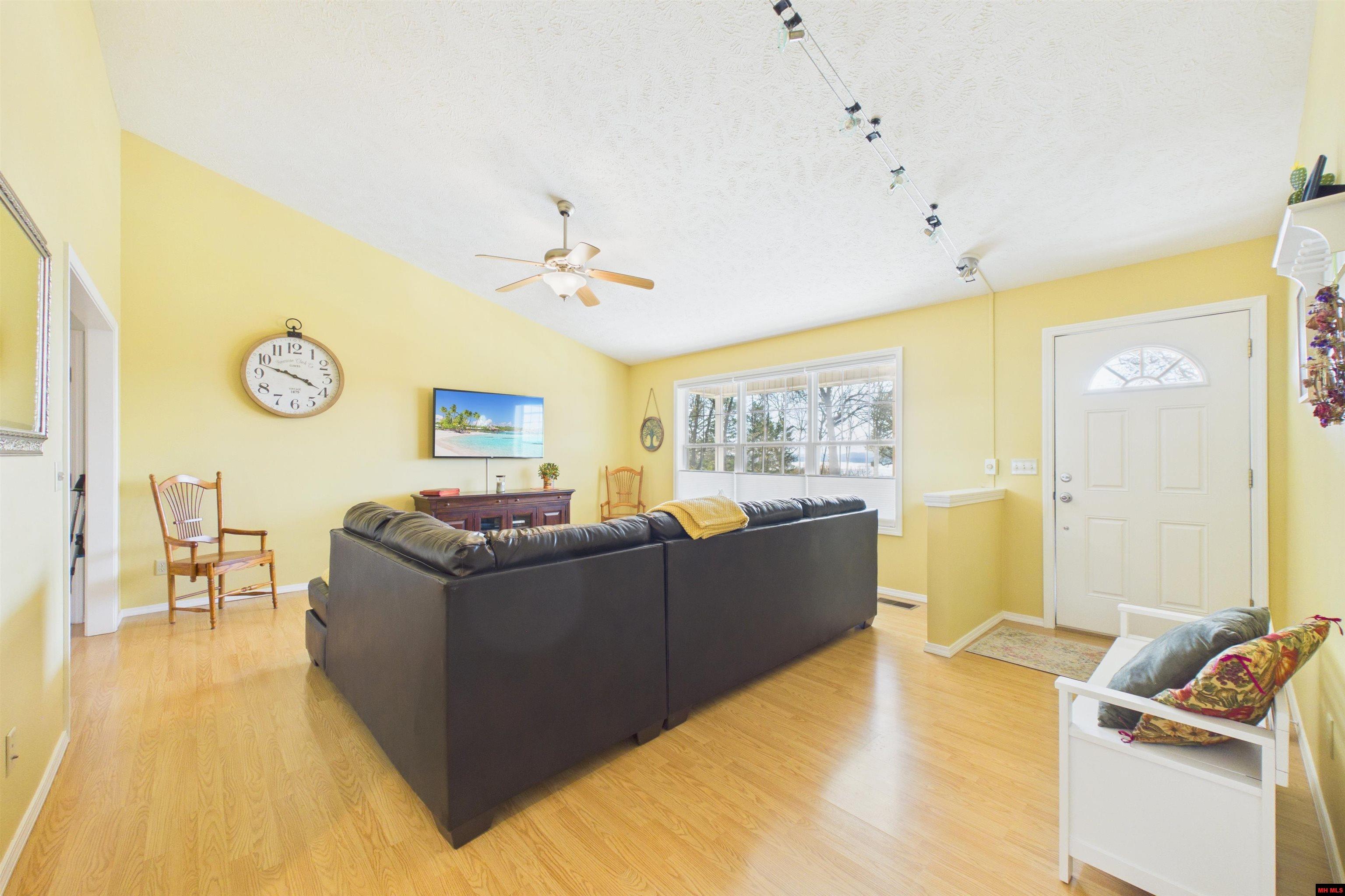 113 Waterfront Circle