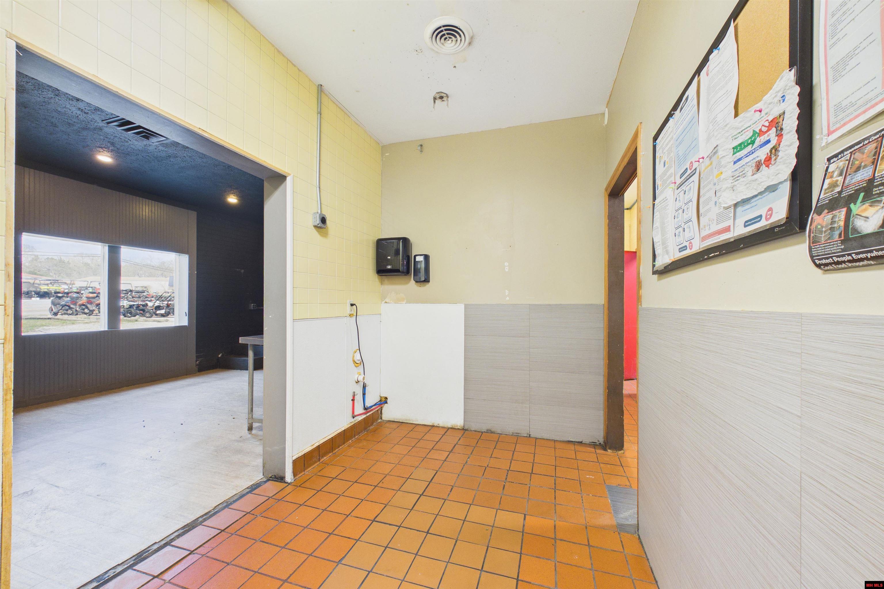 1502 HWY 62 EAST Mountain Home, AR