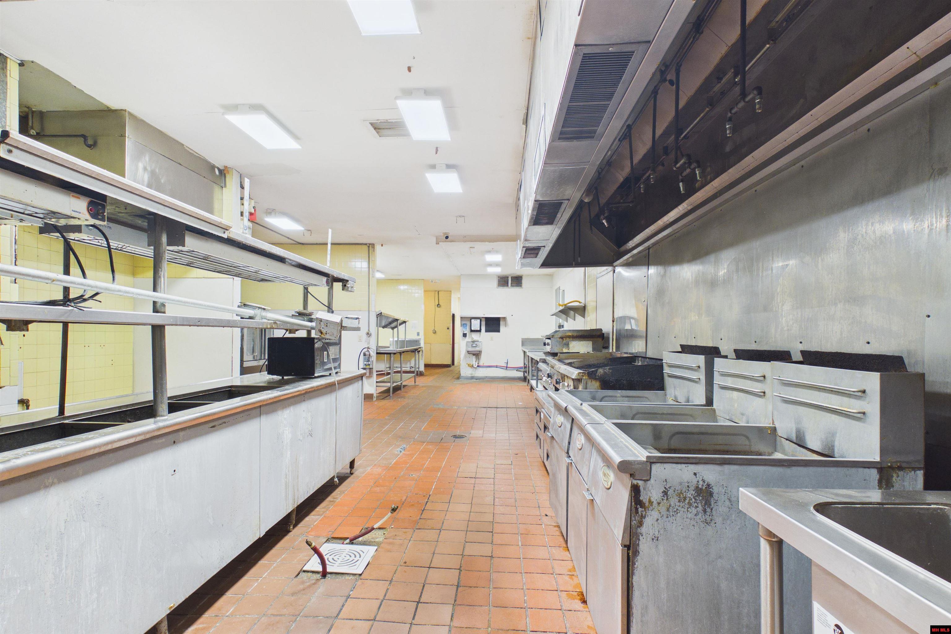 1502 HWY 62 EAST Mountain Home, AR