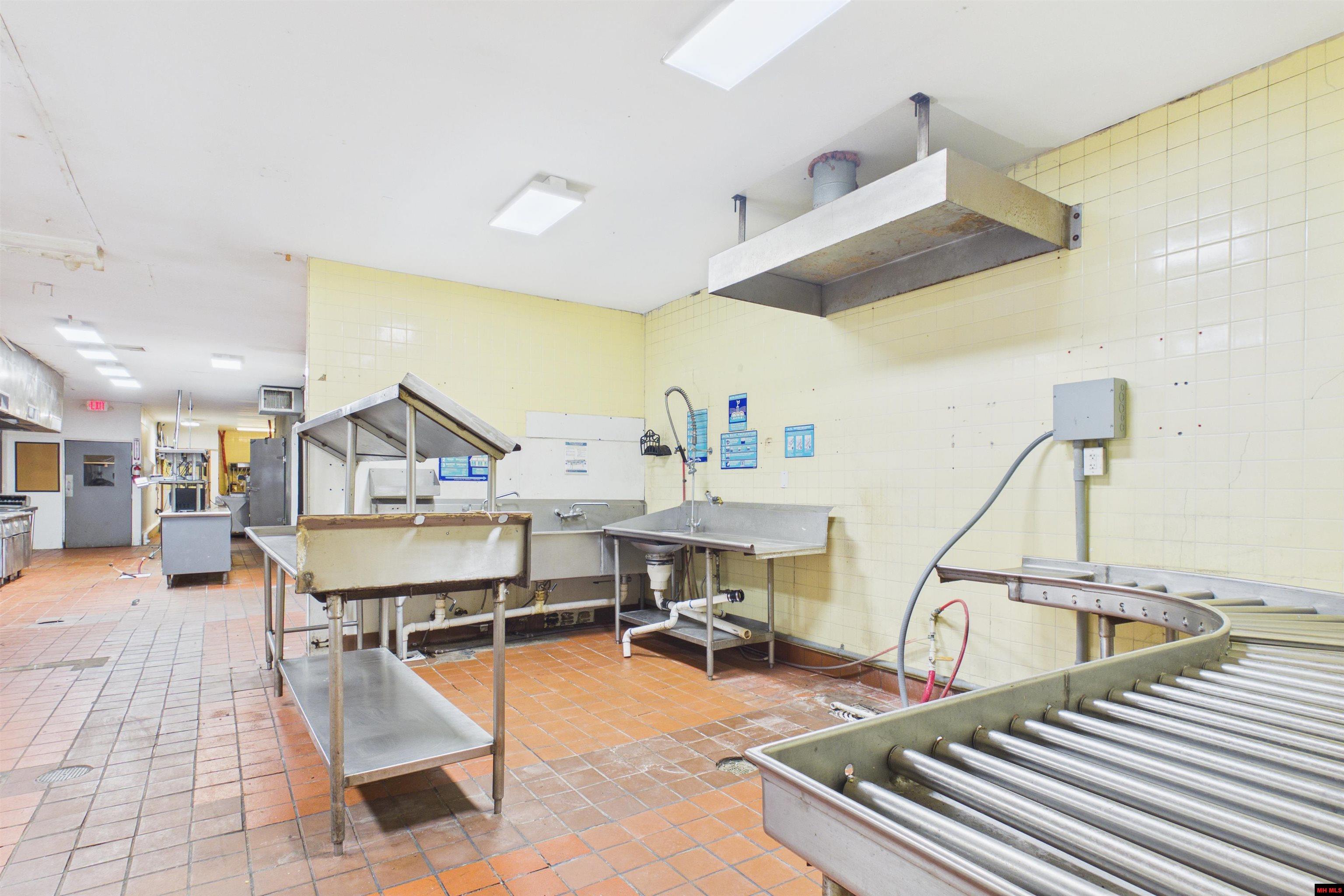 1502 HWY 62 EAST Mountain Home, AR