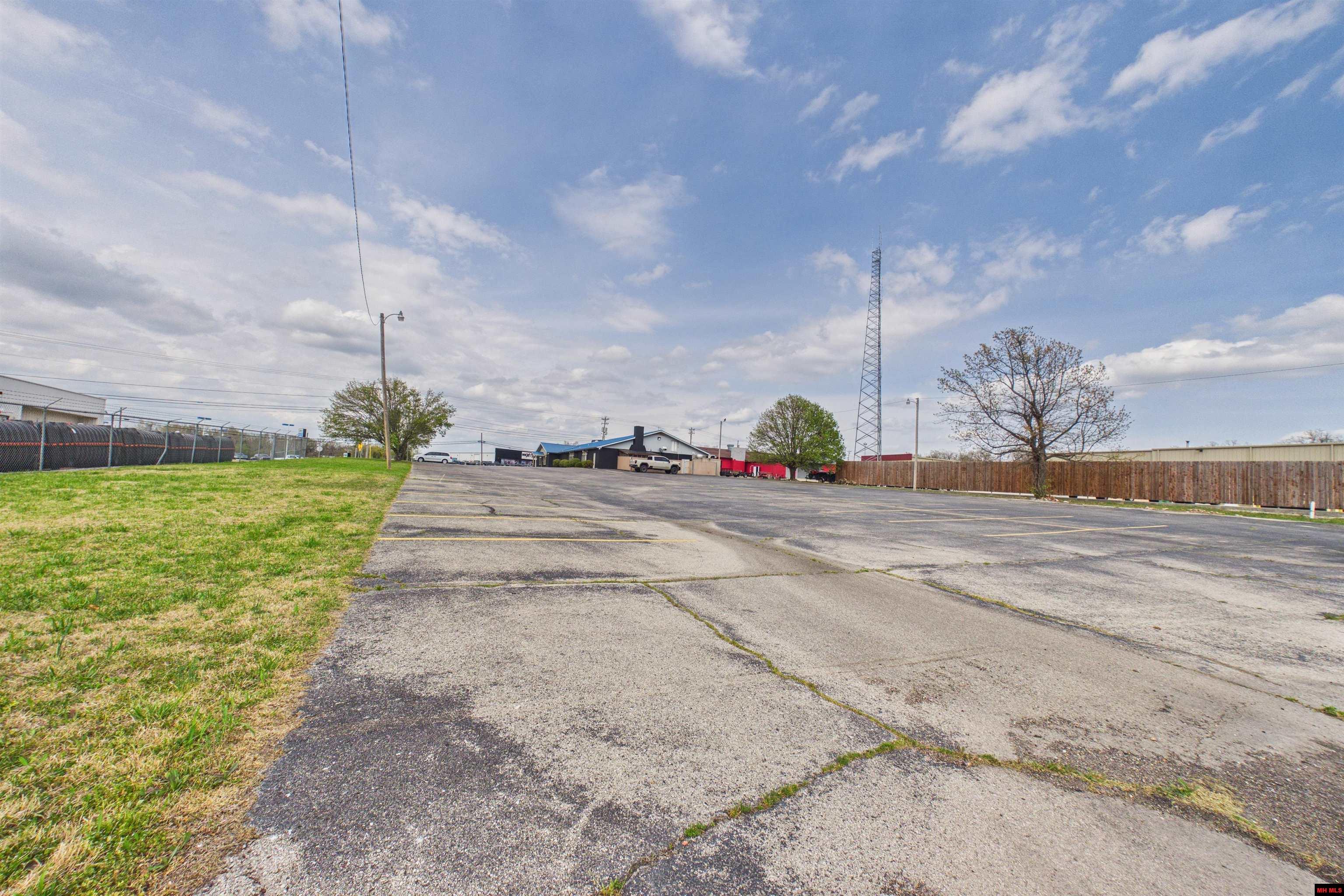 1502 HWY 62 EAST Mountain Home, AR