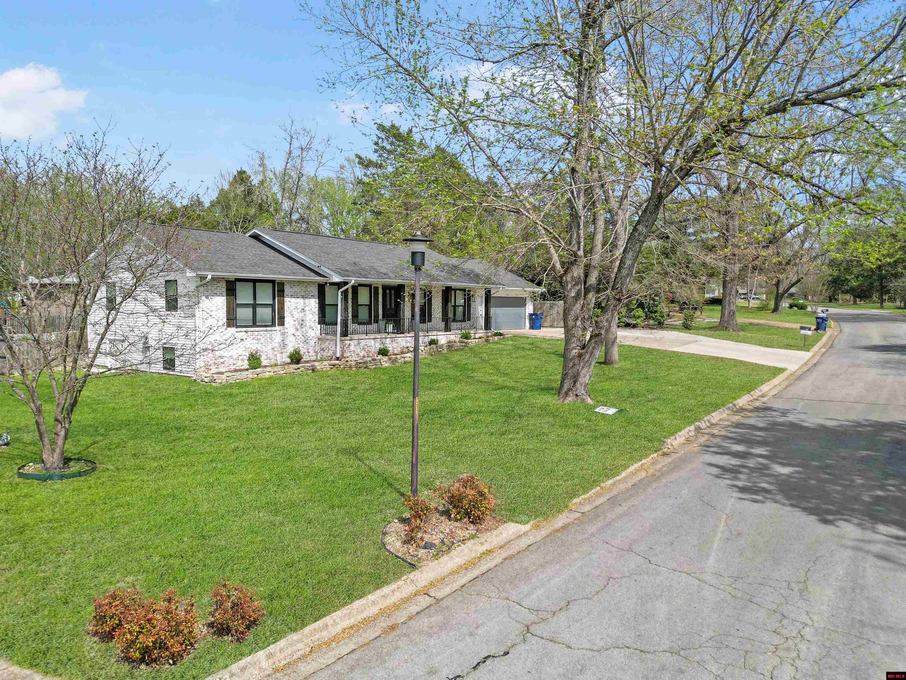 1301 Cresswell Drive