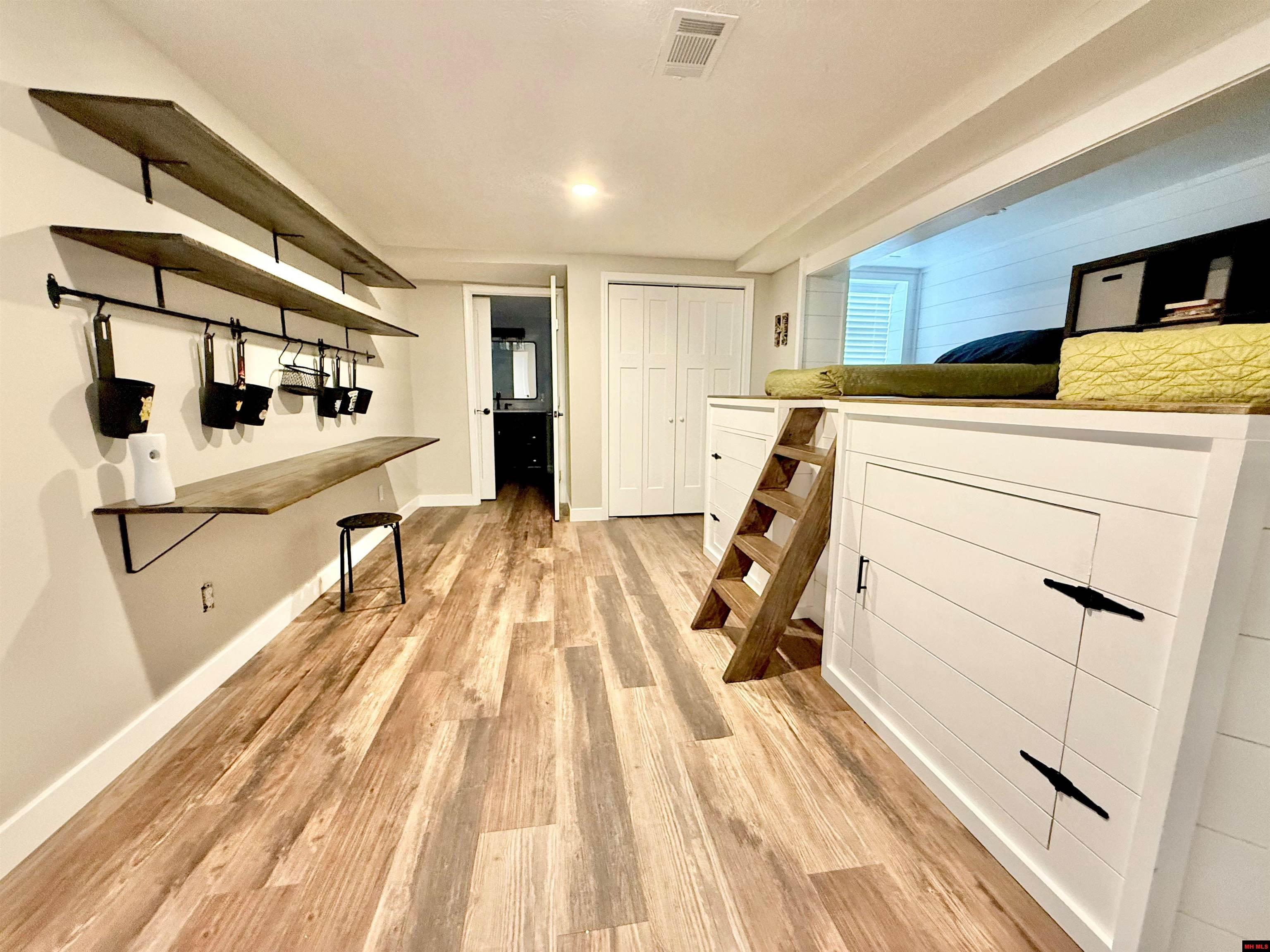 1301 Cresswell Drive