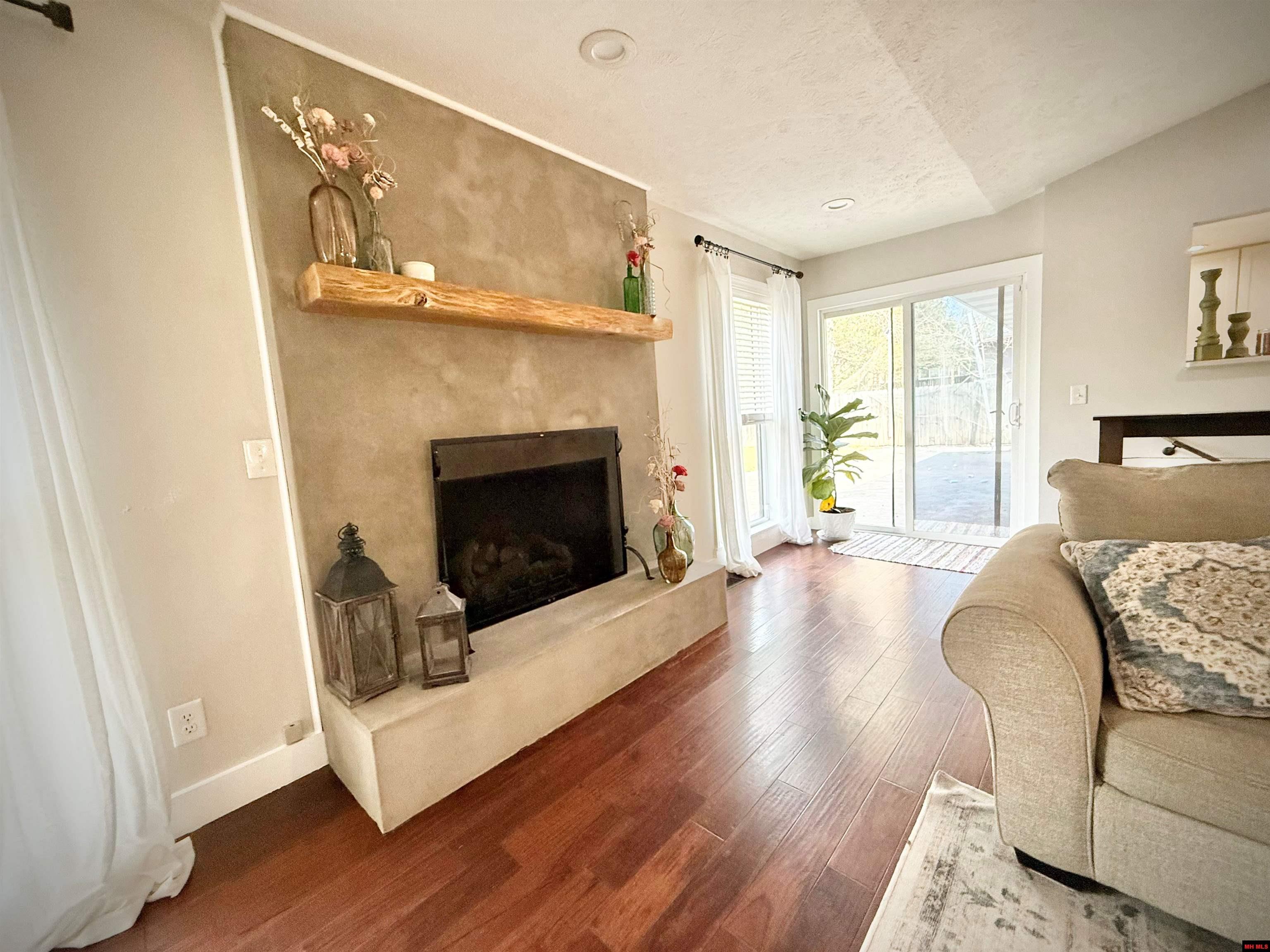 1301 Cresswell Drive