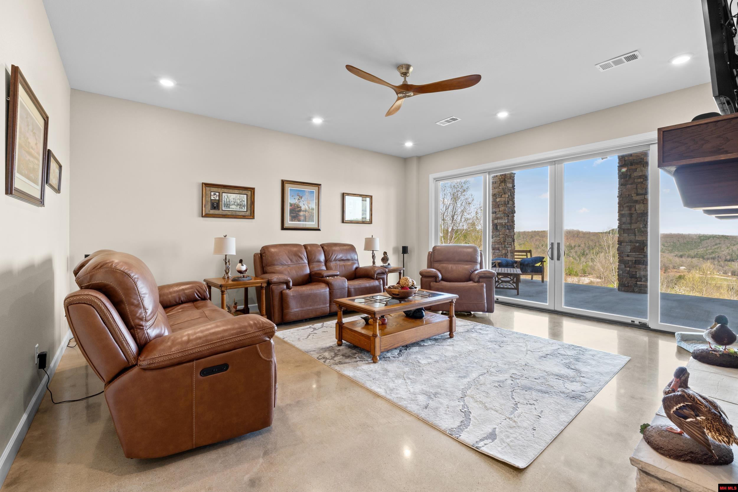 651 EAGLE ROOST ROAD Jordan, AR 72519