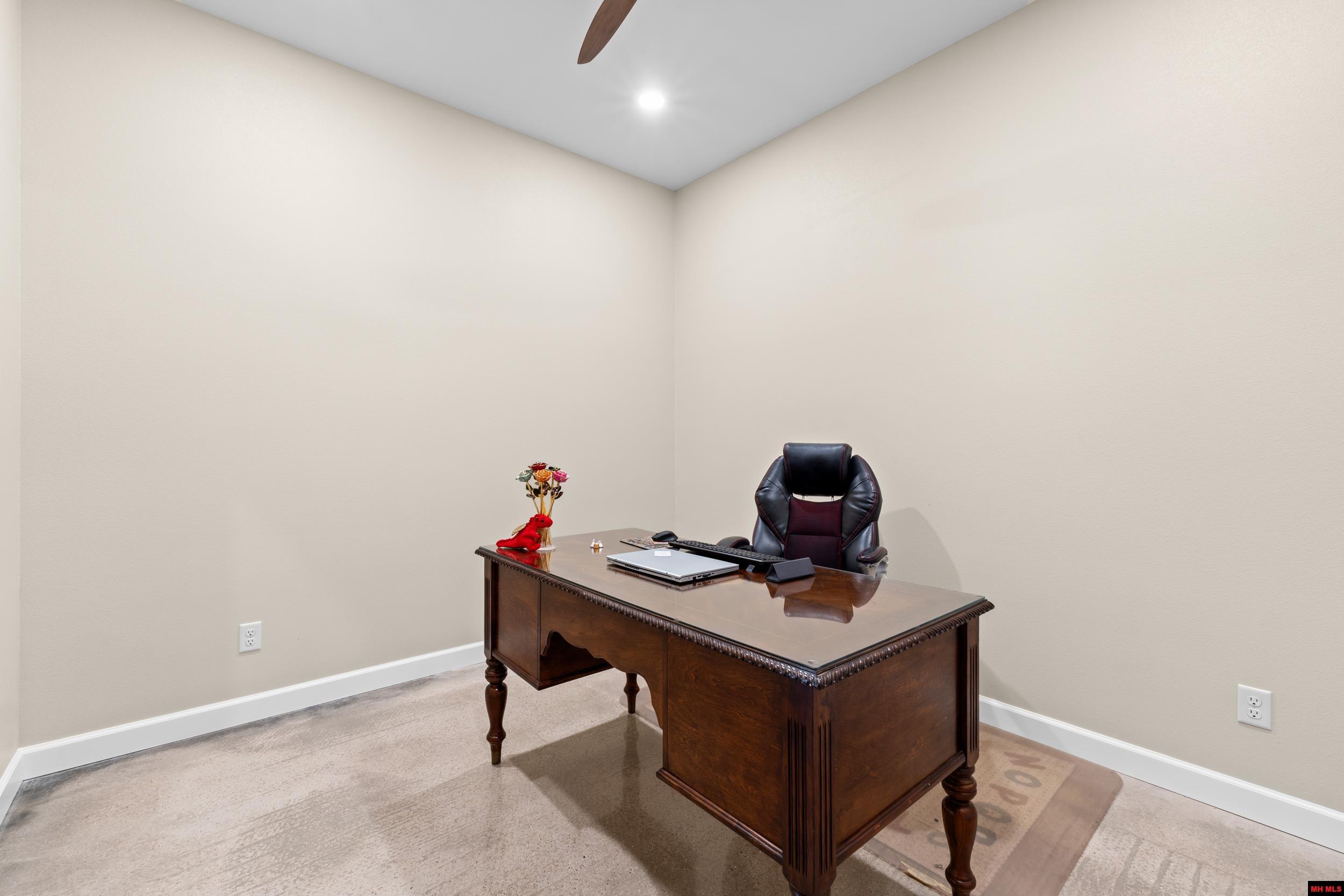 651 EAGLE ROOST ROAD Jordan, AR 72519