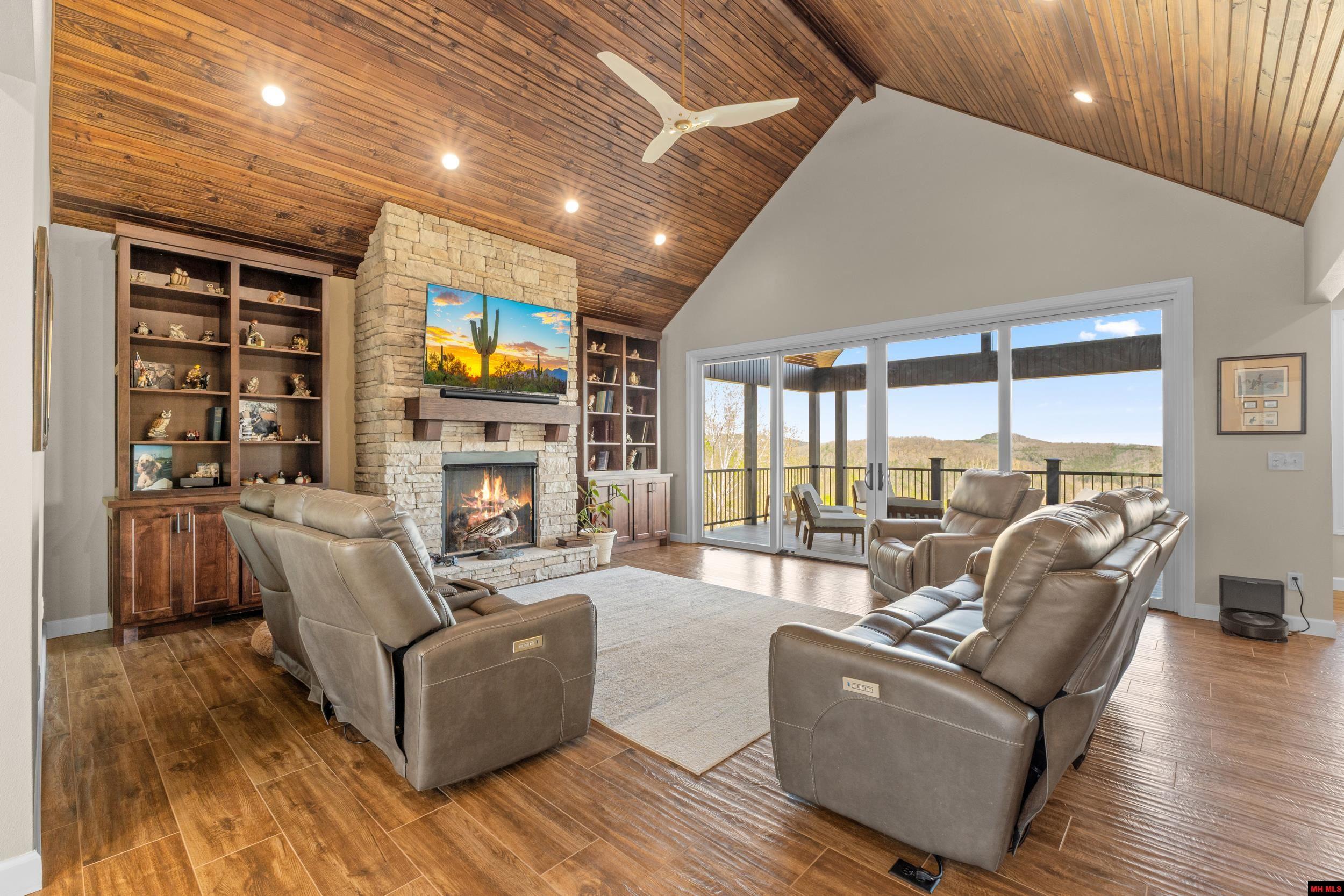 651 EAGLE ROOST ROAD Jordan, AR 72519