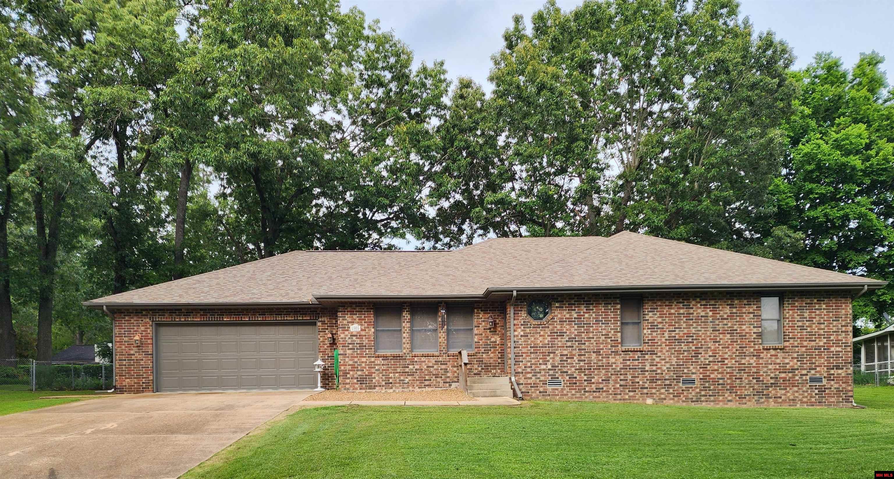 1805 Van Buren Avenue