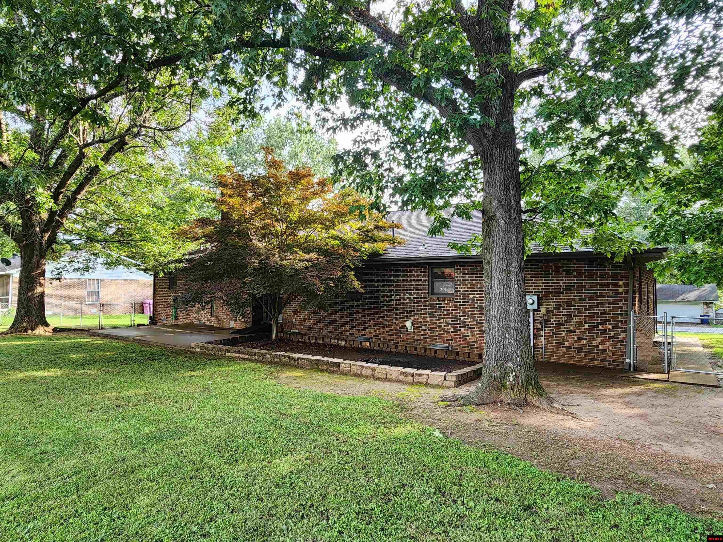 1805 Van Buren Avenue