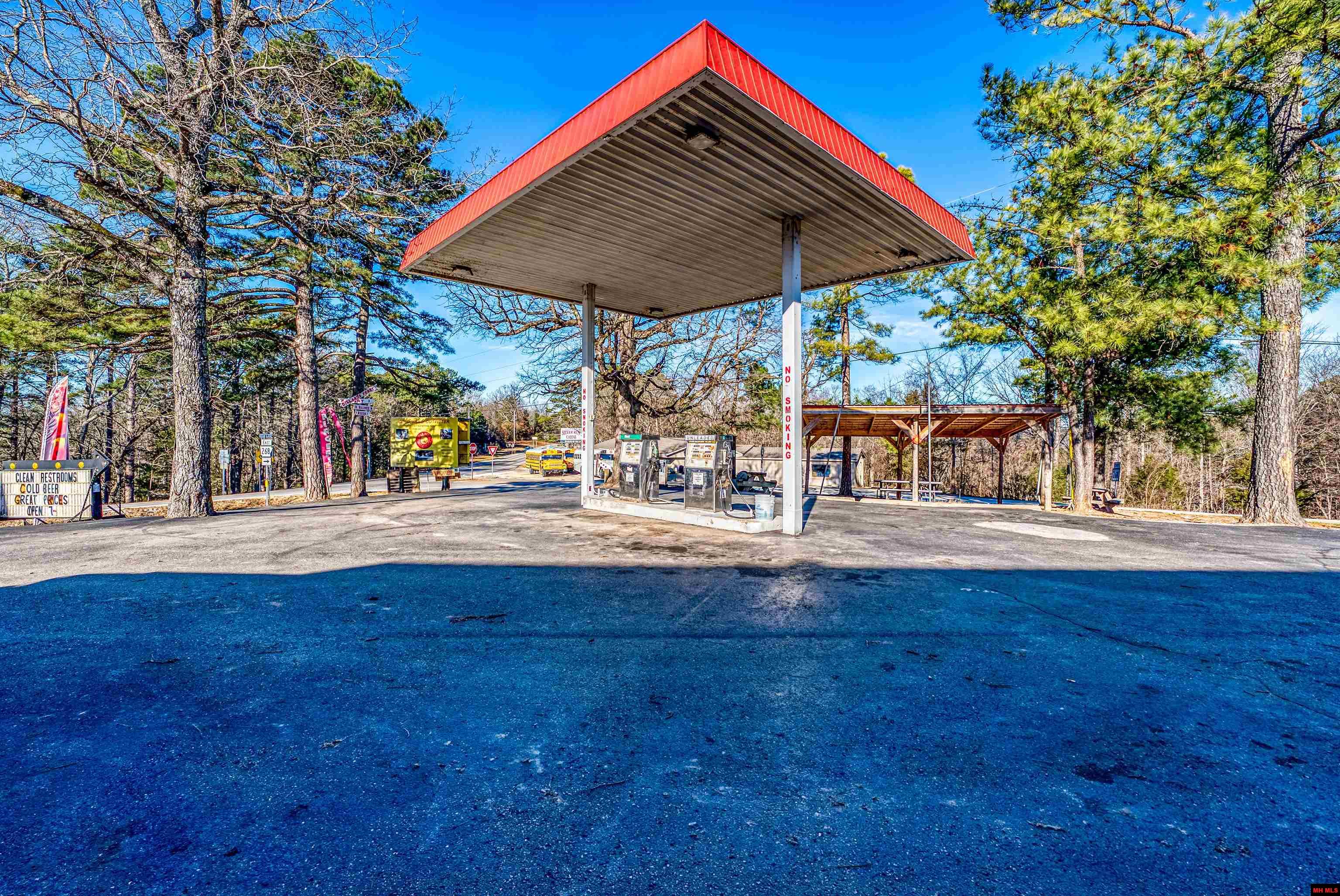 23 HWY 268 Yellville, AR