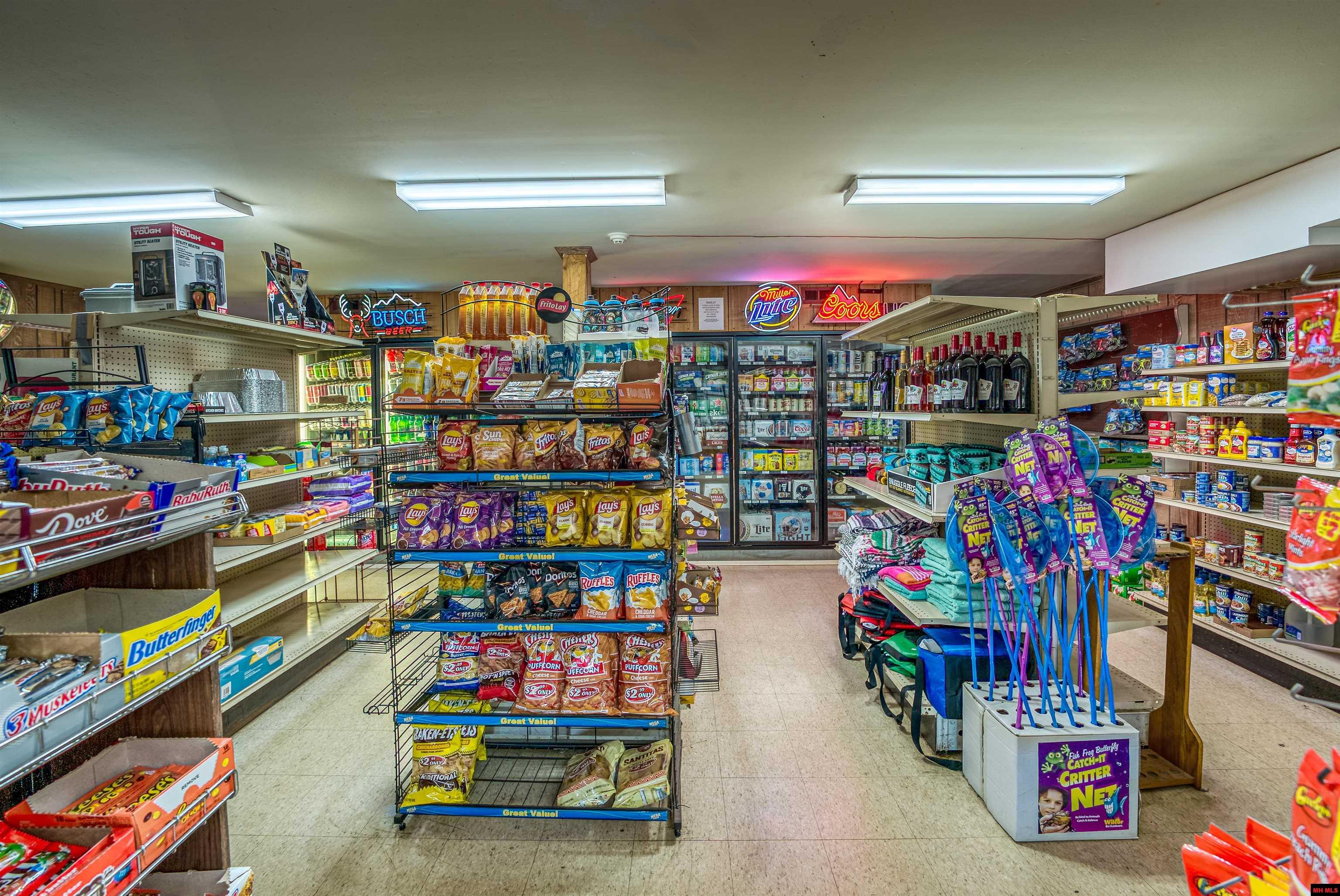 23 HWY 268 Yellville, AR