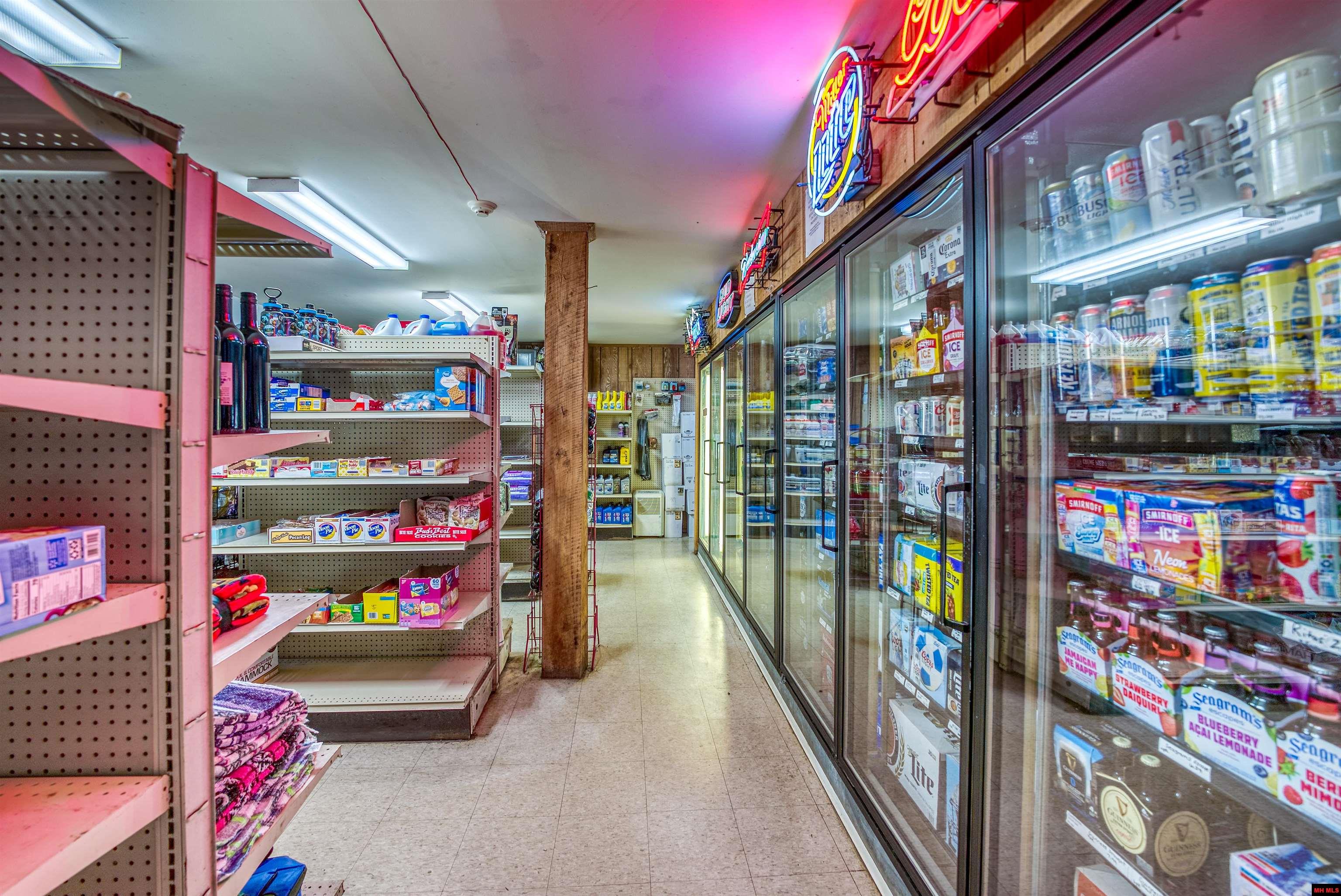 23 HWY 268 Yellville, AR