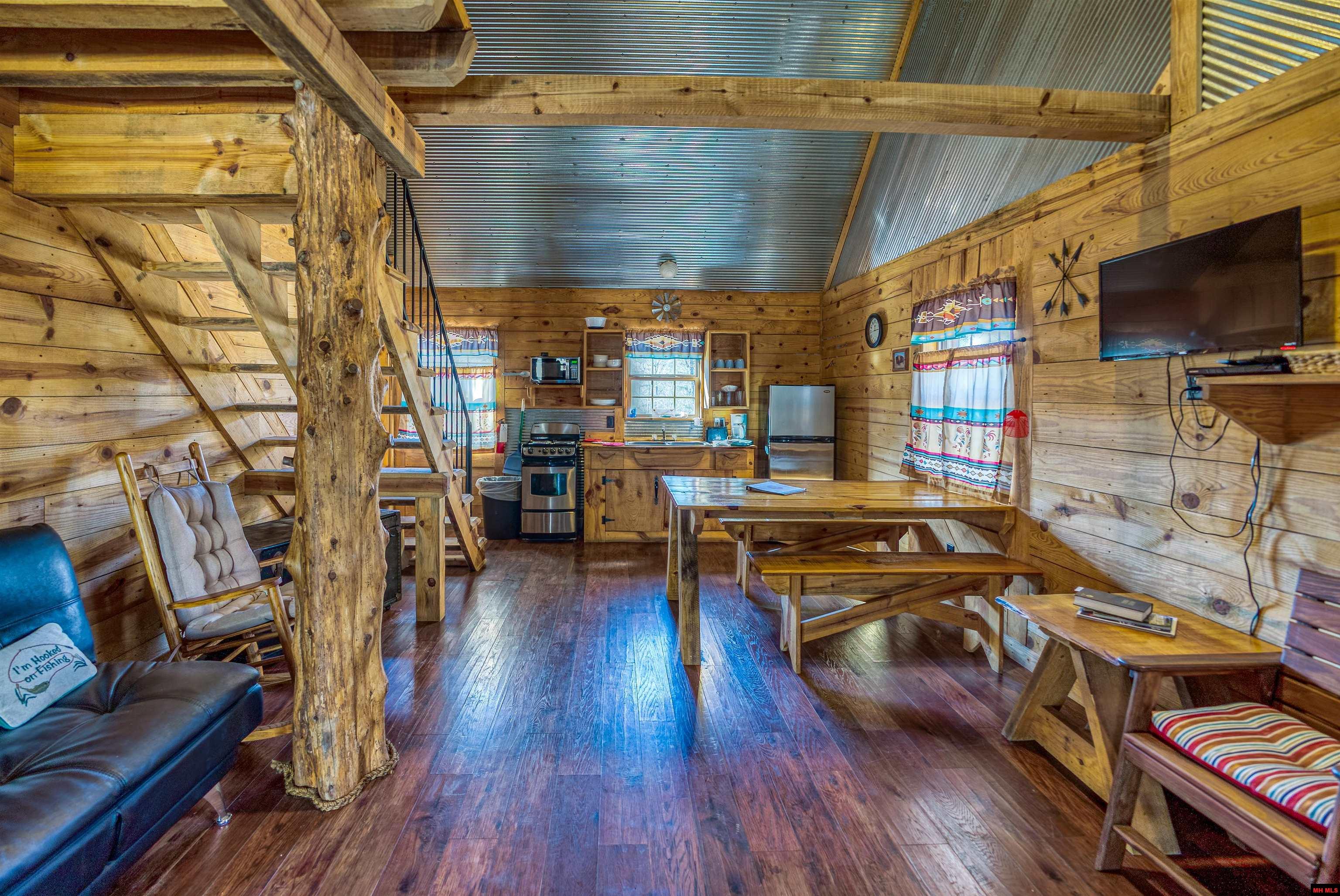 23 HWY 268 Yellville, AR