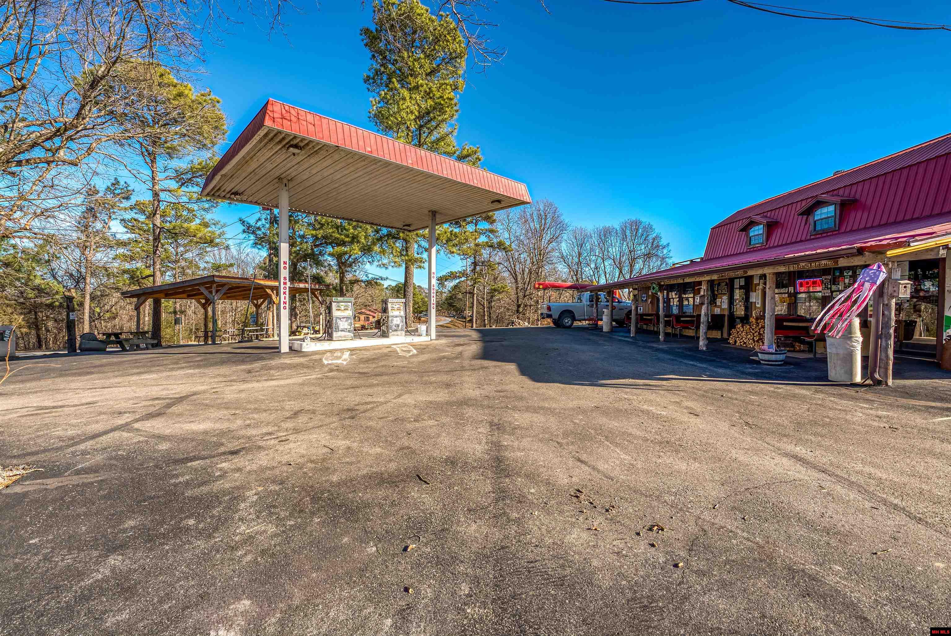 23 HWY 268 Yellville, AR