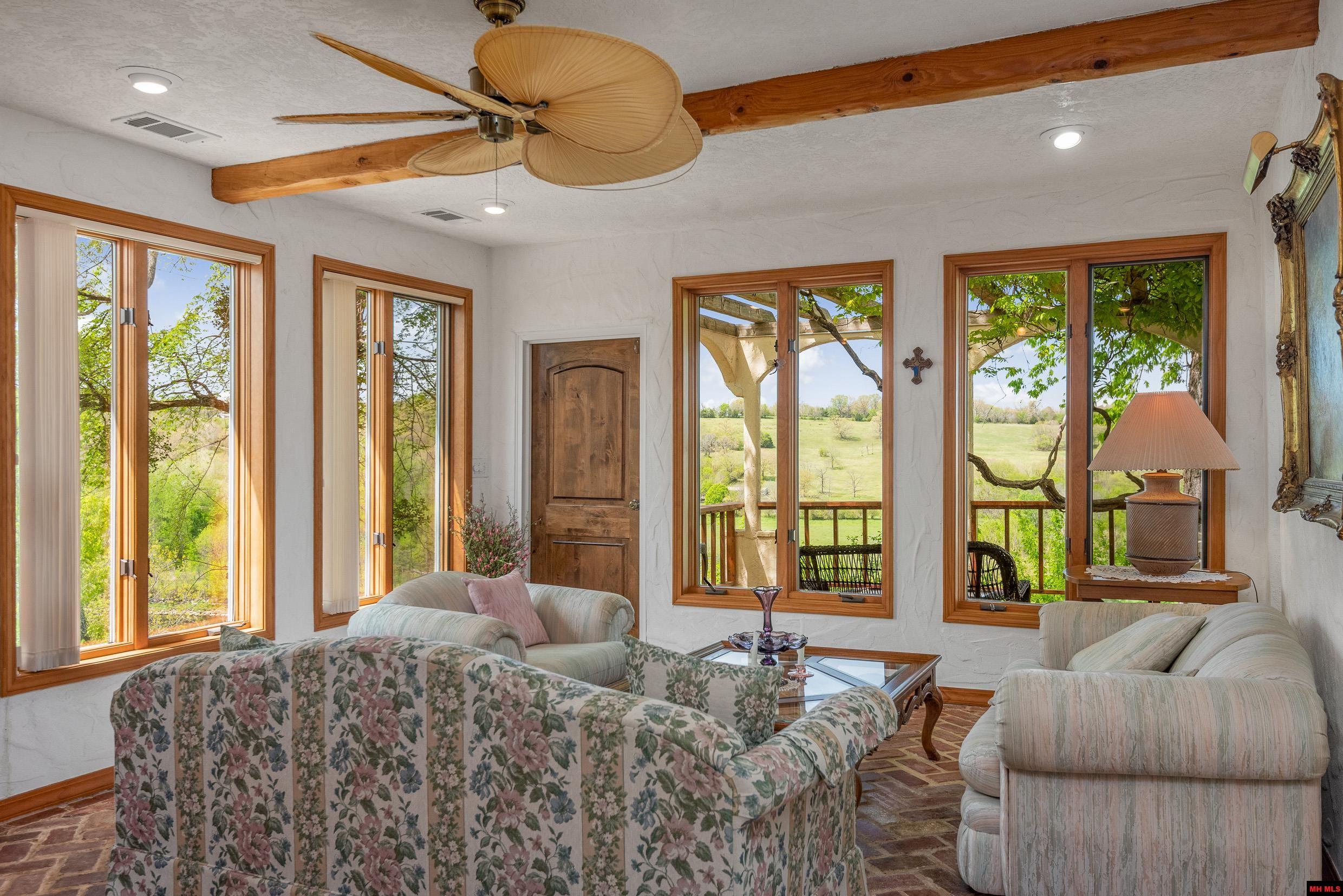 227 Harding Boulevard