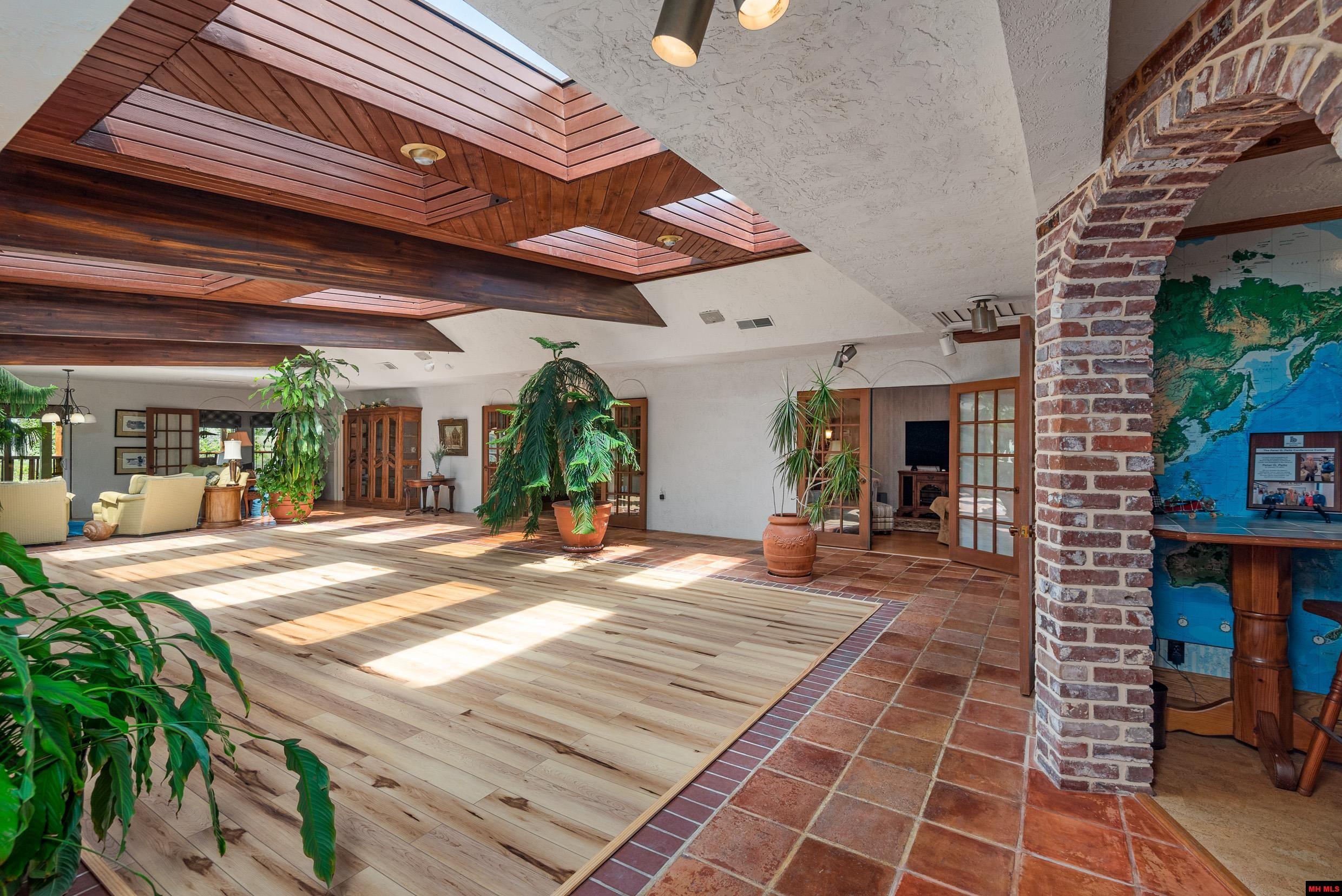 227 Harding Boulevard