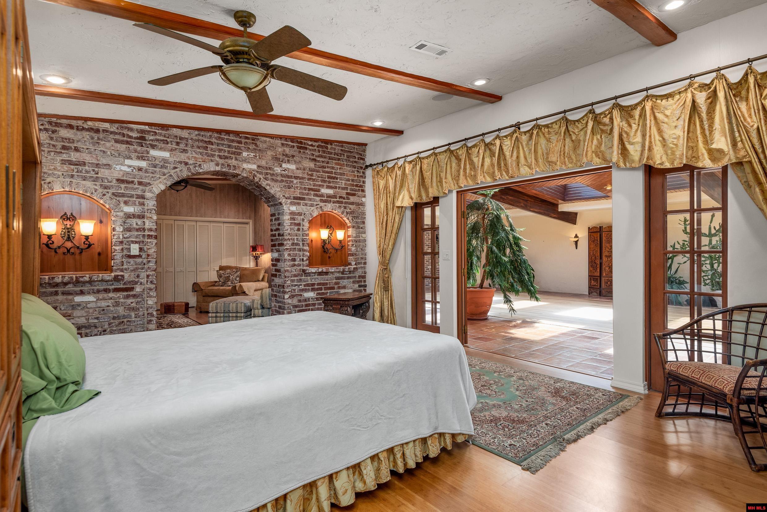 227 Harding Boulevard