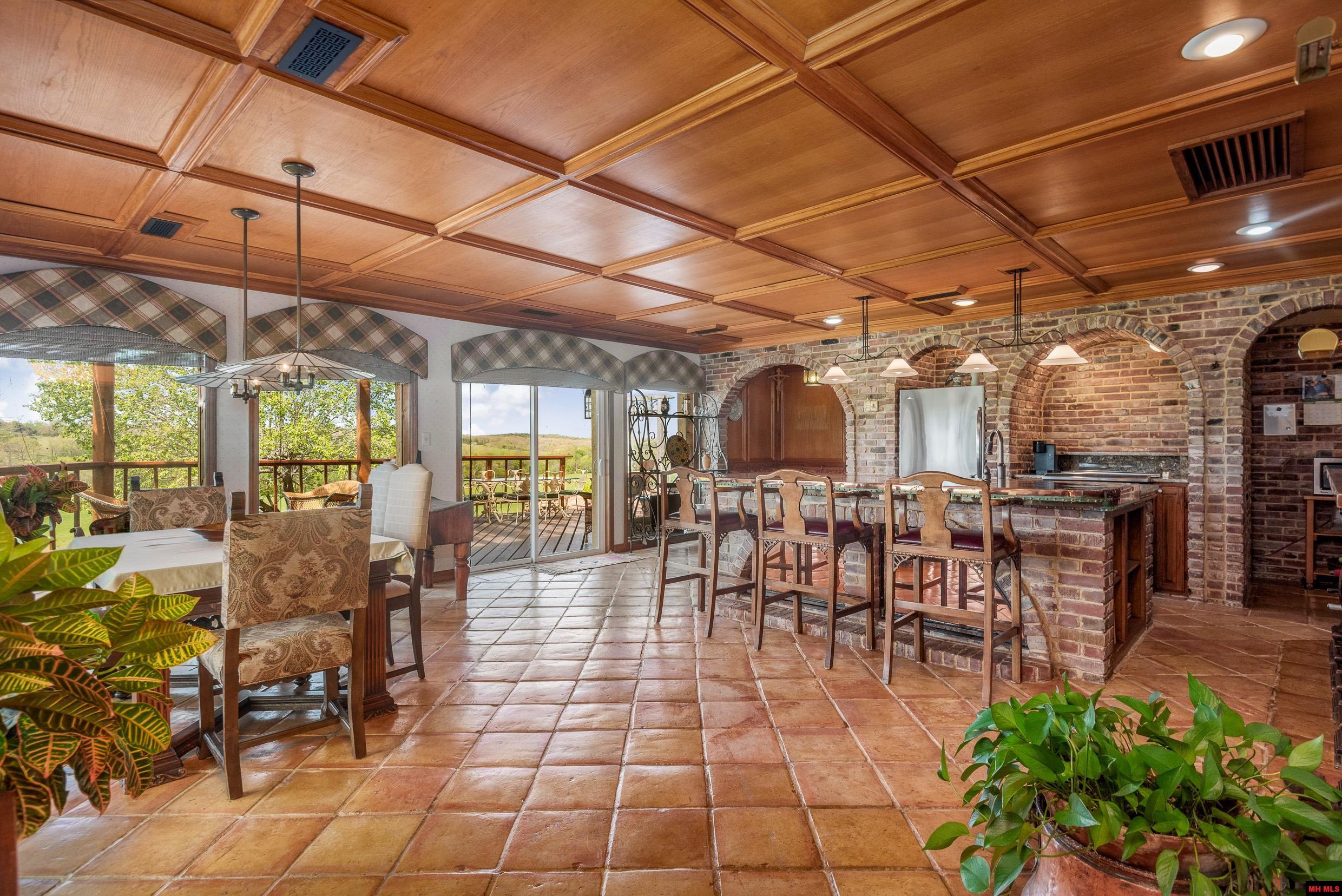 227 Harding Boulevard